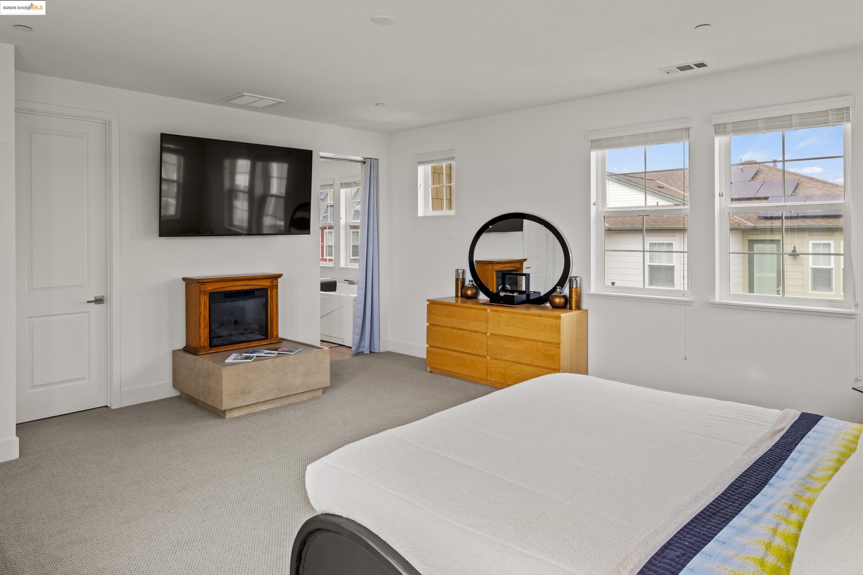 Detail Gallery Image 16 of 36 For 2810 Telegraph Blvd, –,  CA 93933 - 3 Beds | 2/1 Baths