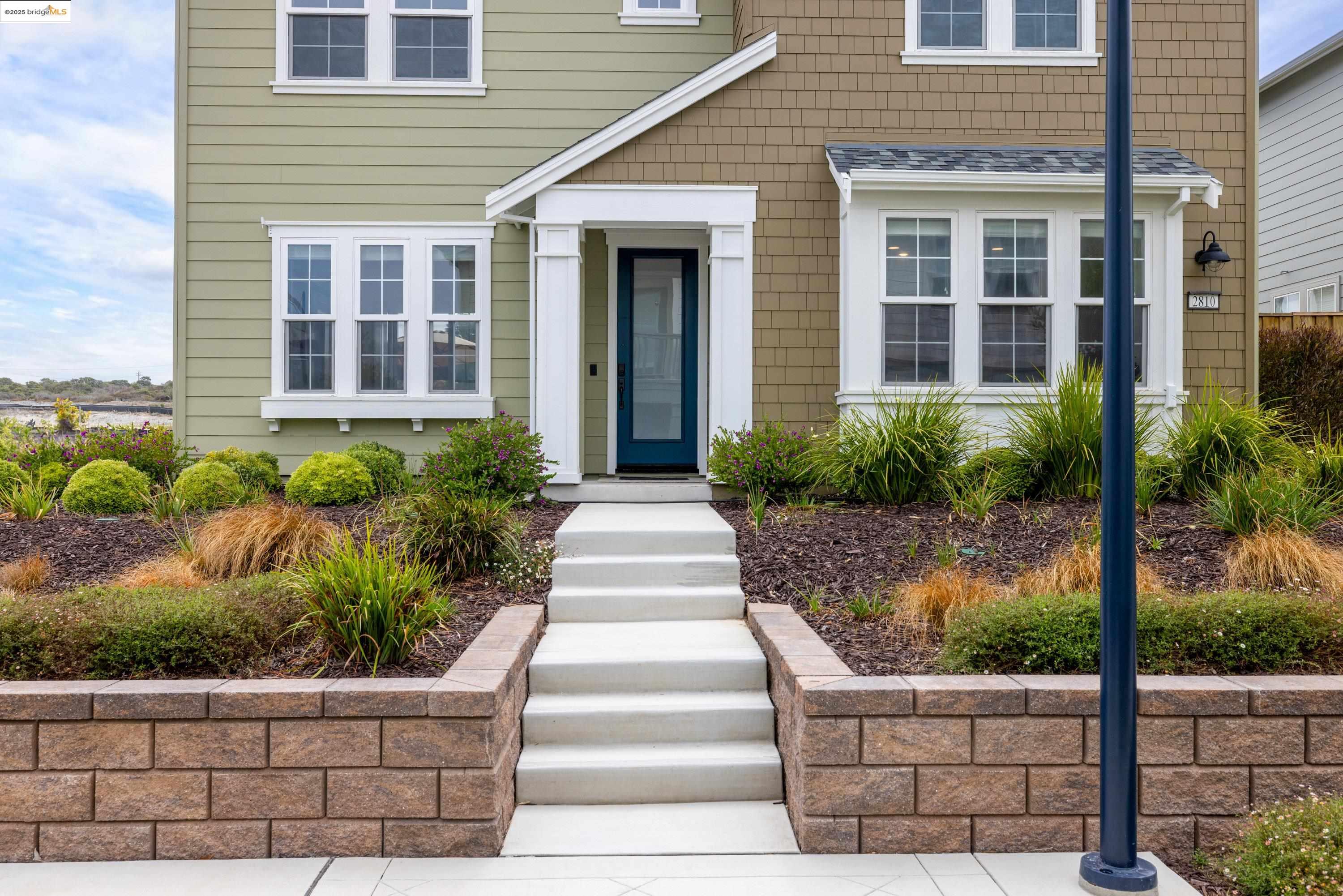 Detail Gallery Image 3 of 36 For 2810 Telegraph Blvd, –,  CA 93933 - 3 Beds | 2/1 Baths