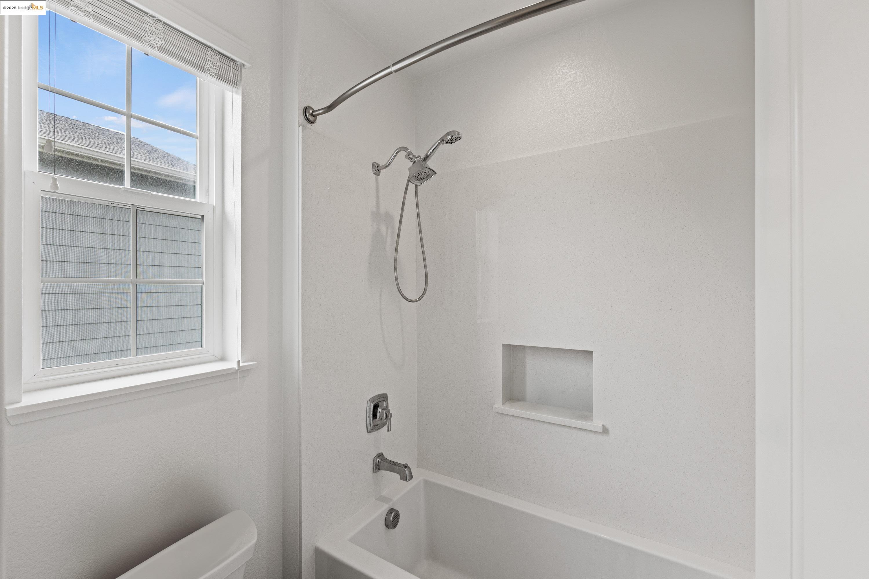 Detail Gallery Image 25 of 36 For 2810 Telegraph Blvd, –,  CA 93933 - 3 Beds | 2/1 Baths