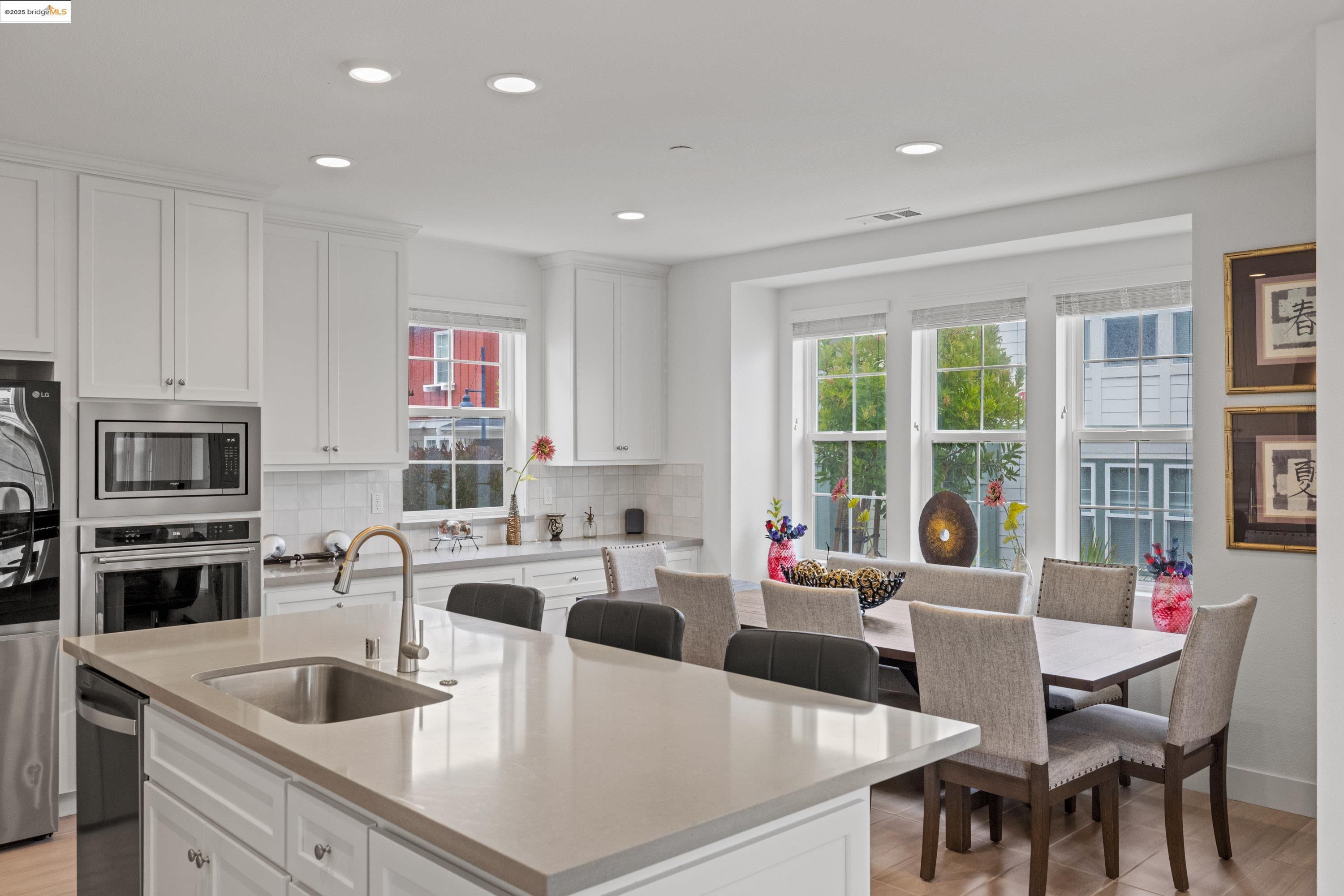 Detail Gallery Image 7 of 36 For 2810 Telegraph Blvd, –,  CA 93933 - 3 Beds | 2/1 Baths