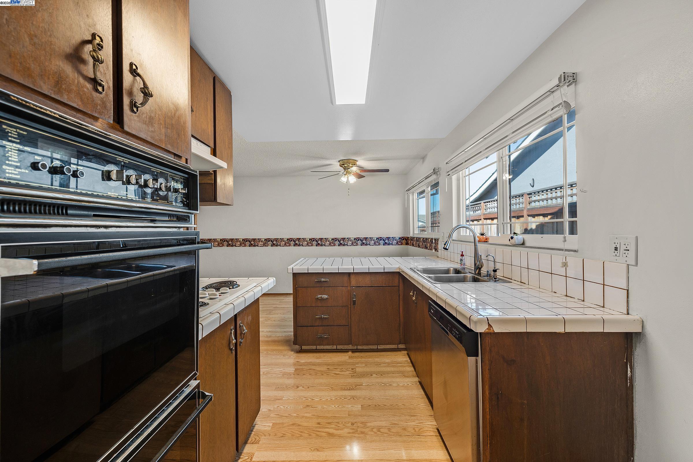 Detail Gallery Image 11 of 24 For 5603 Wintergreen Dr, Newark,  CA 94560 - 3 Beds | 2 Baths