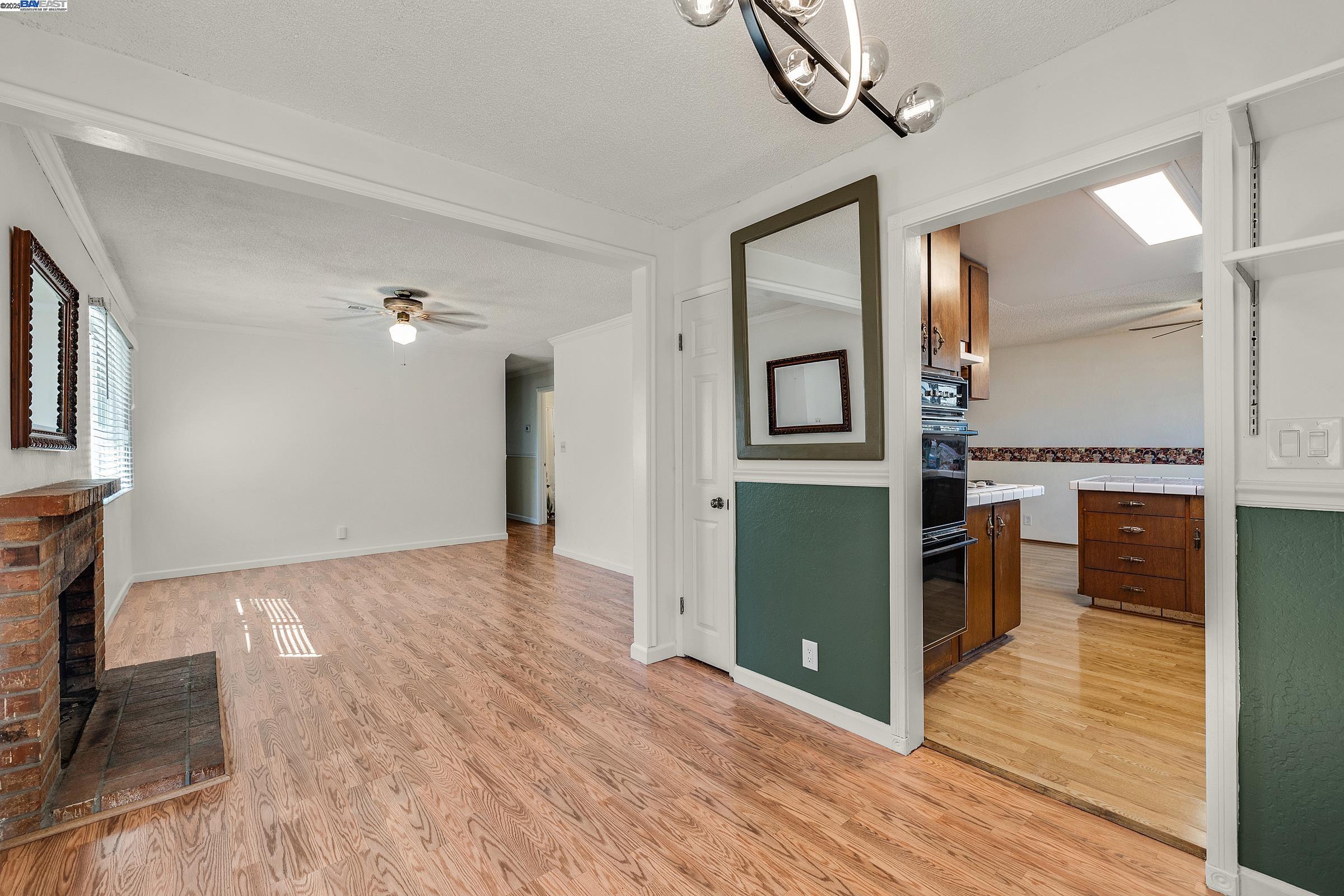 Detail Gallery Image 12 of 24 For 5603 Wintergreen Dr, Newark,  CA 94560 - 3 Beds | 2 Baths