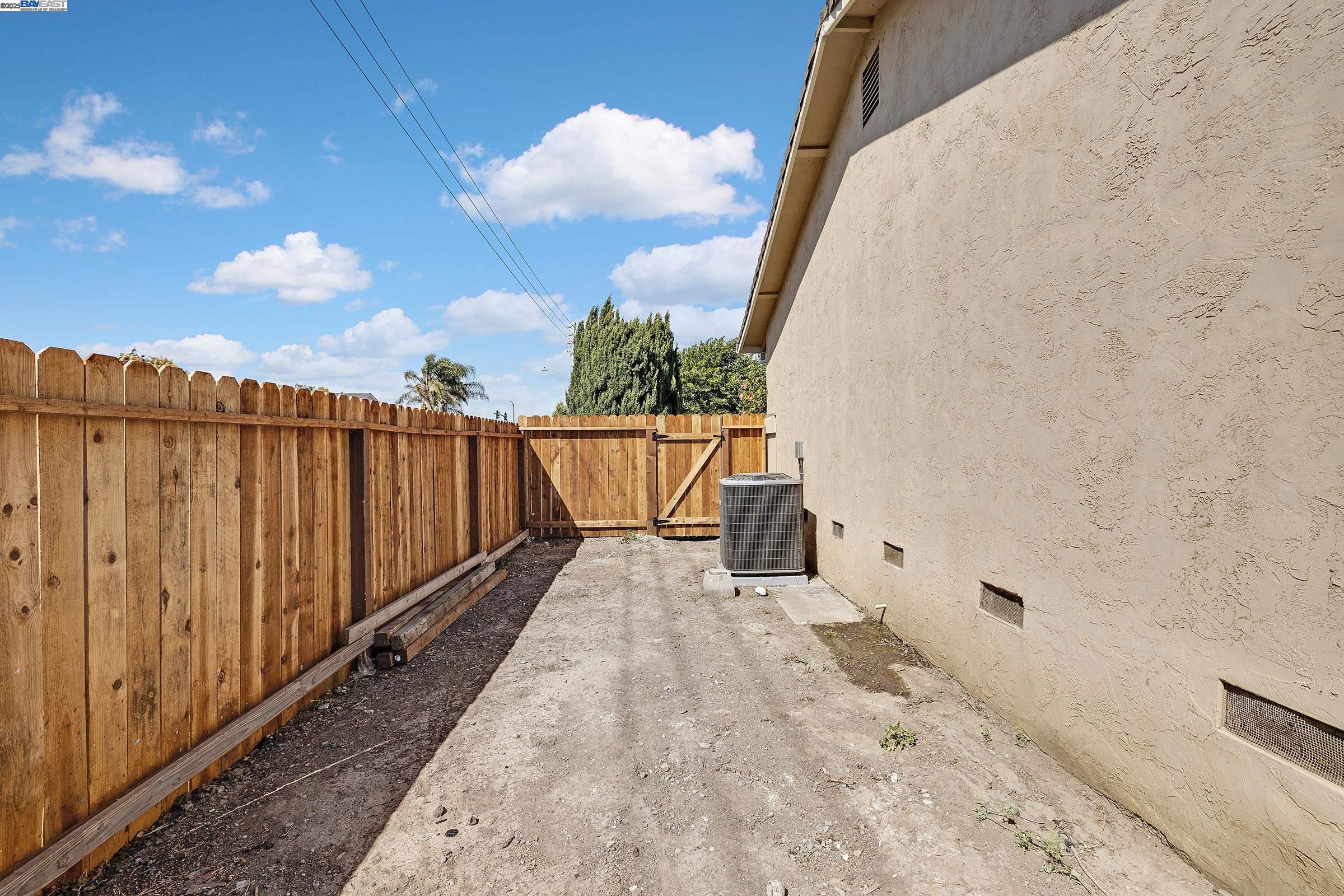 Detail Gallery Image 23 of 24 For 5603 Wintergreen Dr, Newark,  CA 94560 - 3 Beds | 2 Baths