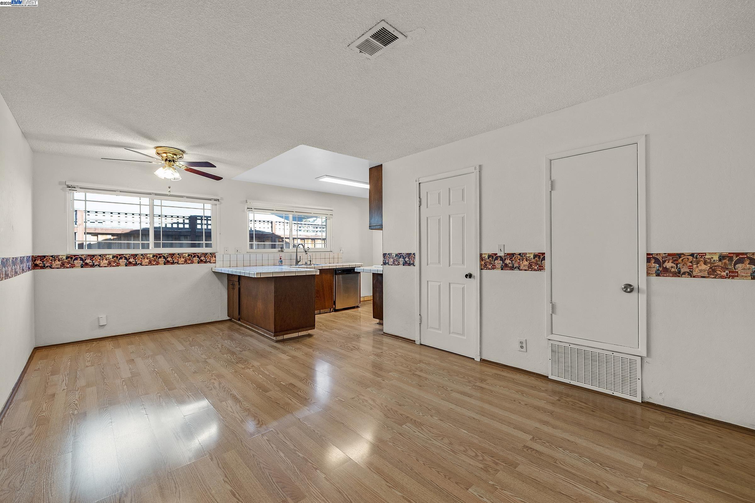 Detail Gallery Image 7 of 24 For 5603 Wintergreen Dr, Newark,  CA 94560 - 3 Beds | 2 Baths