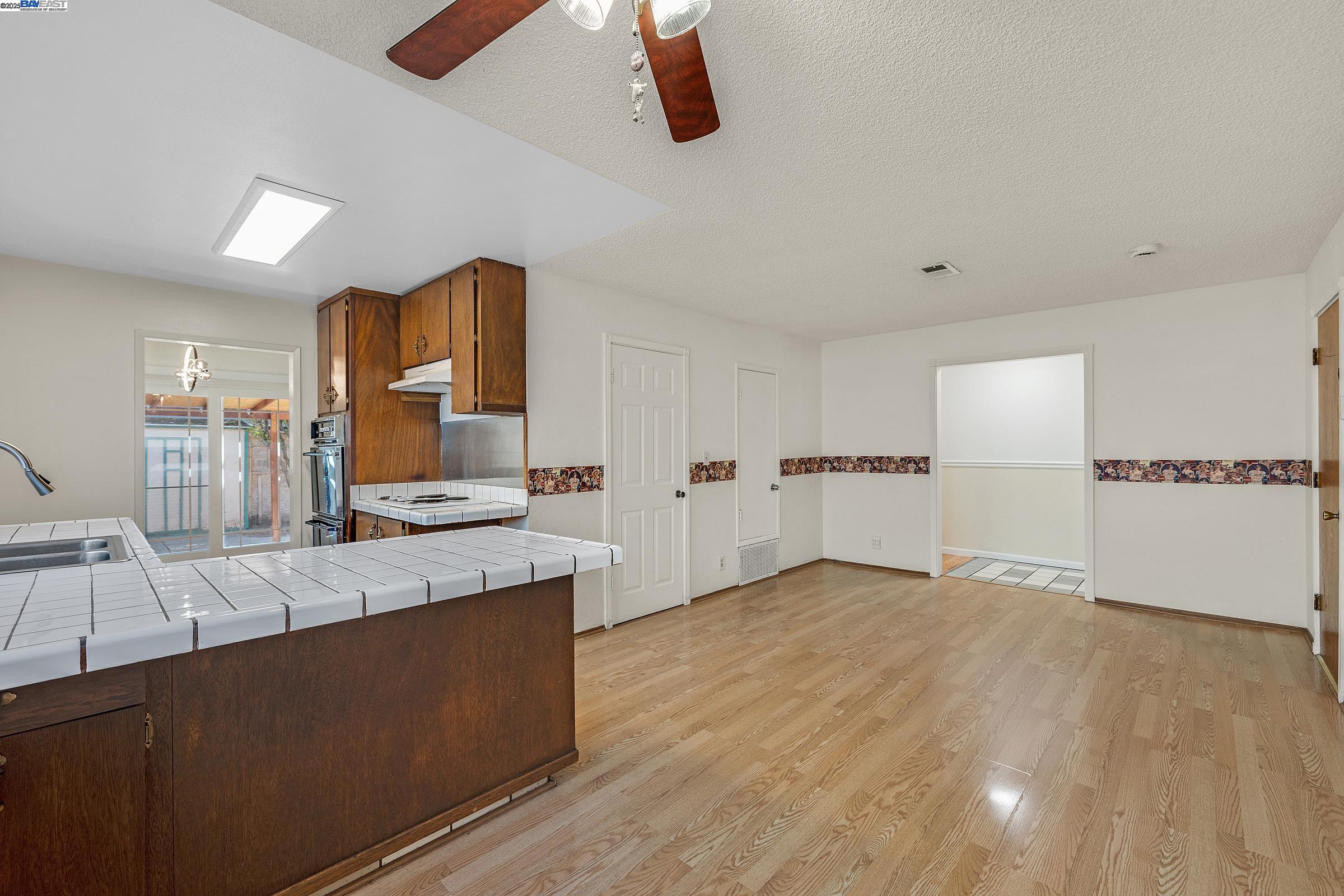Detail Gallery Image 9 of 24 For 5603 Wintergreen Dr, Newark,  CA 94560 - 3 Beds | 2 Baths