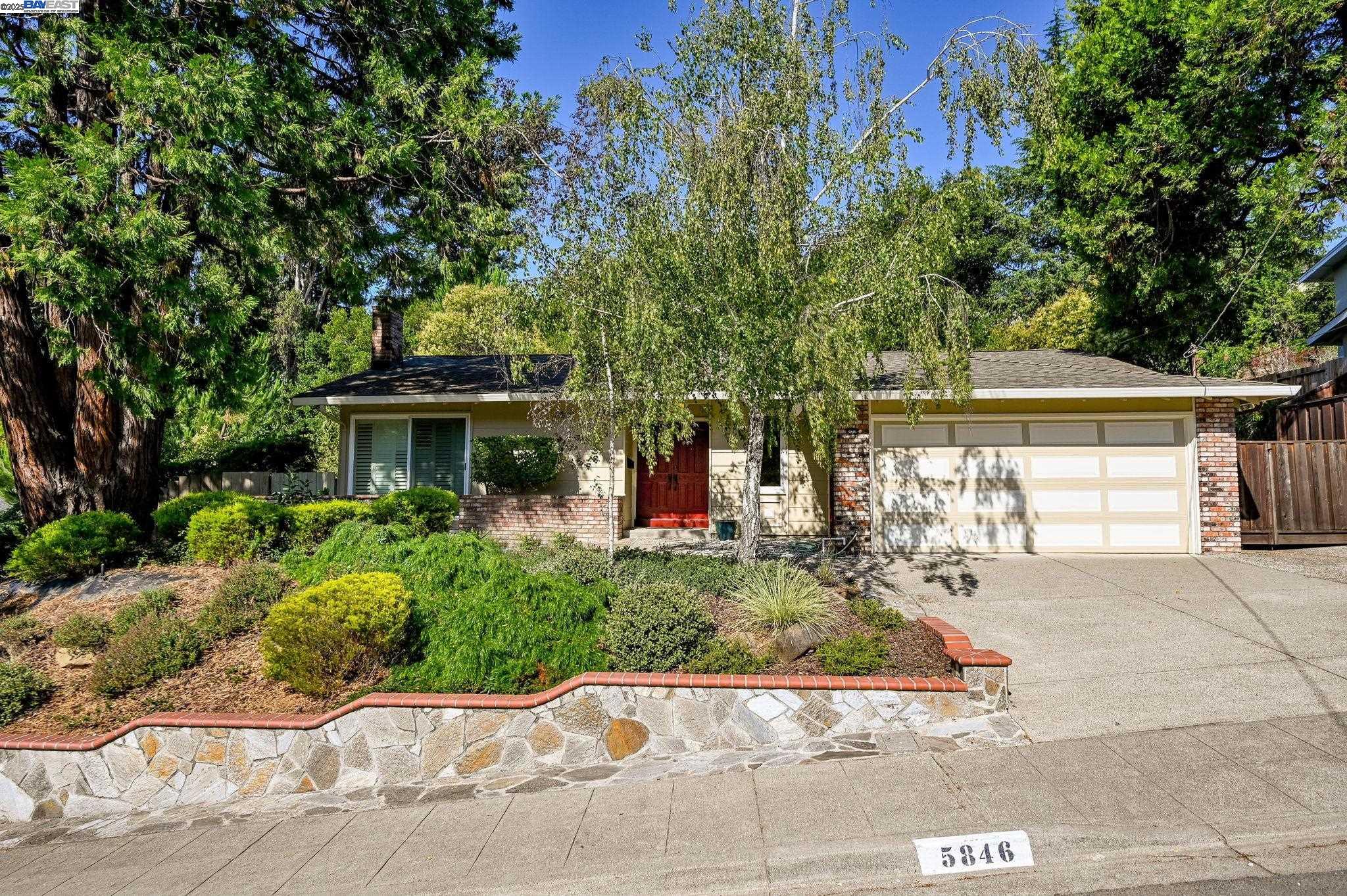 Detail Gallery Image 1 of 28 For 5846 Cold Water Dr, Castro Valley,  CA 94552 - 3 Beds | 2 Baths