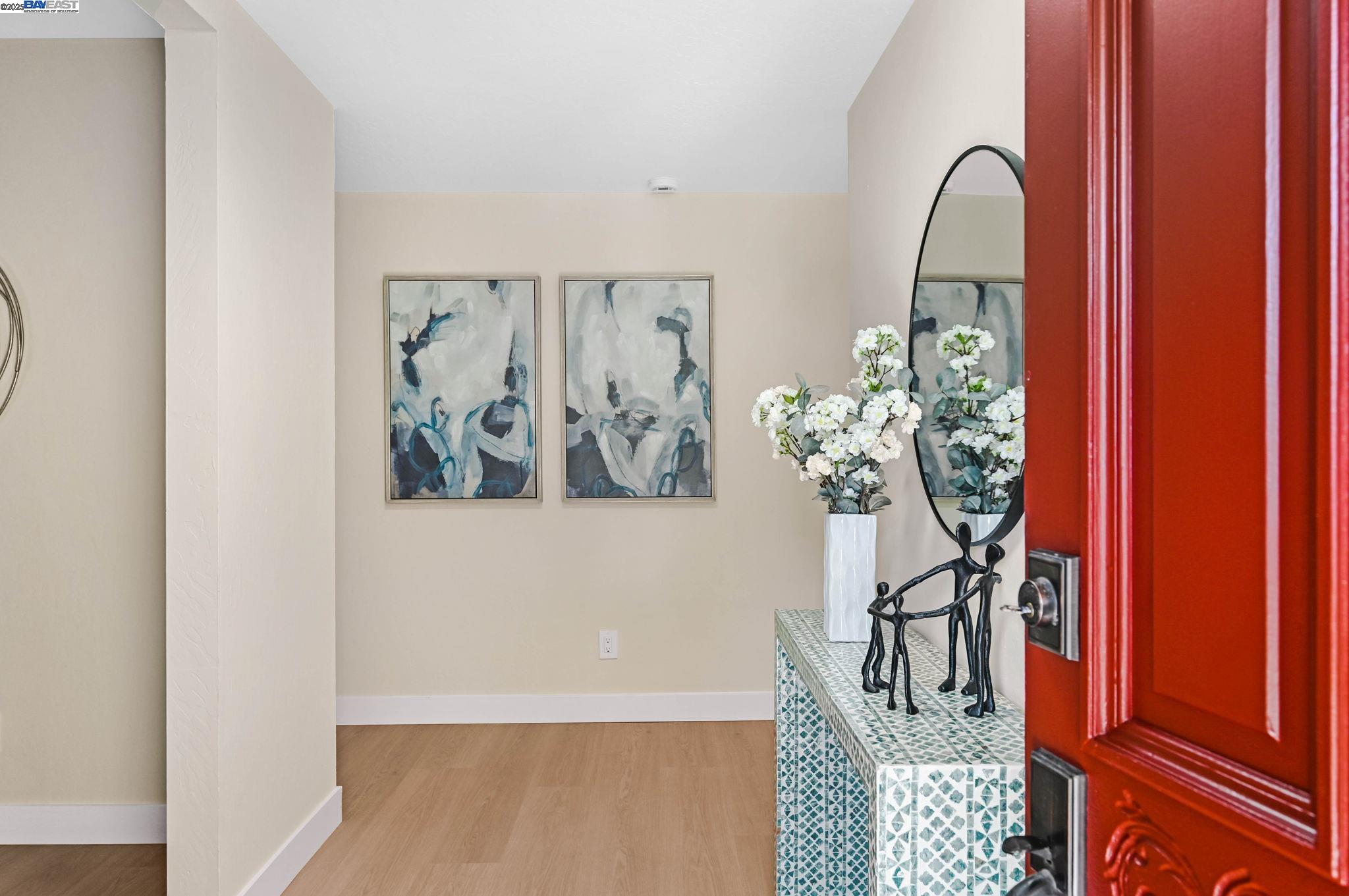 Detail Gallery Image 3 of 28 For 5846 Cold Water Dr, Castro Valley,  CA 94552 - 3 Beds | 2 Baths