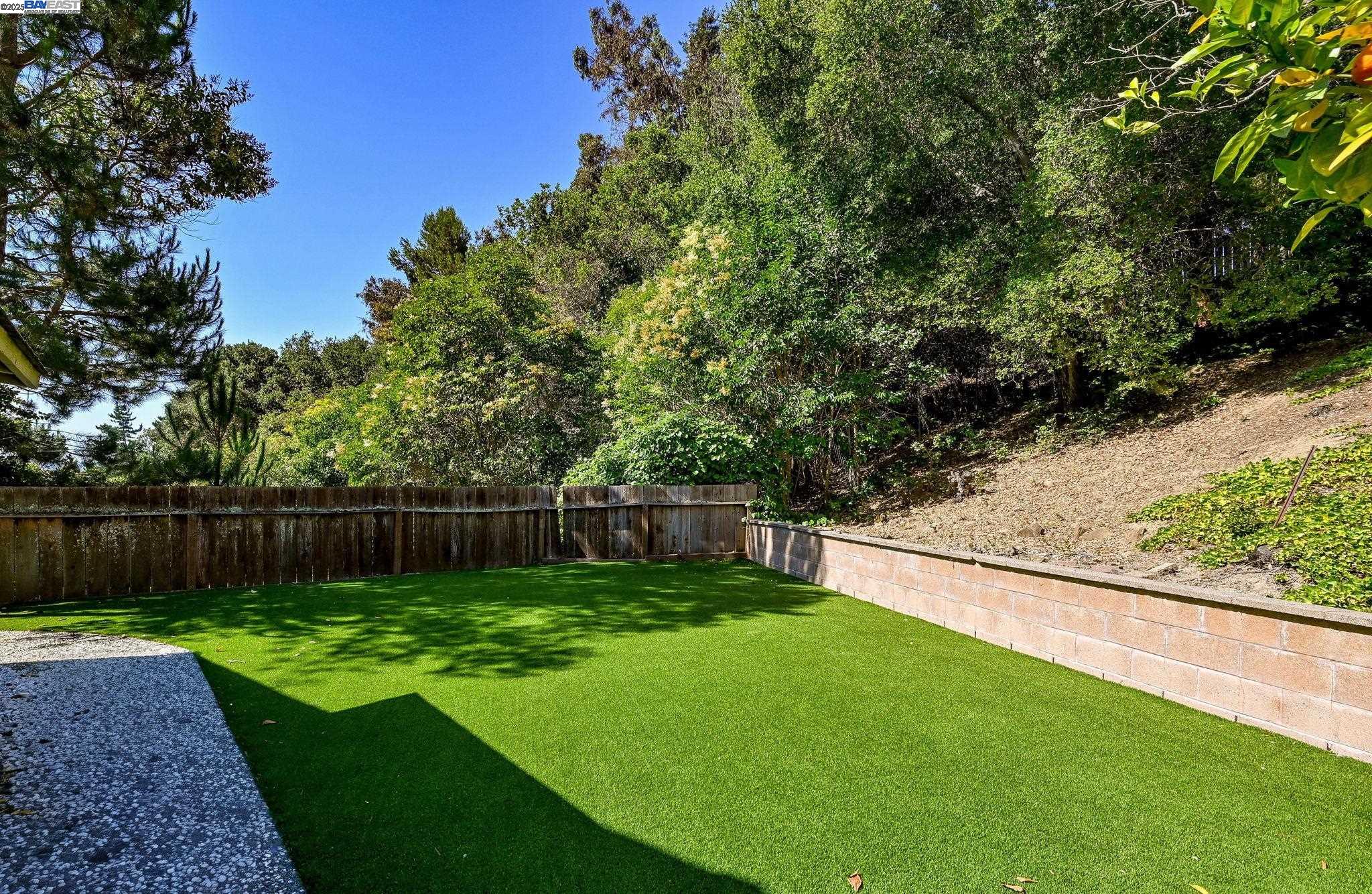 Detail Gallery Image 26 of 28 For 5846 Cold Water Dr, Castro Valley,  CA 94552 - 3 Beds | 2 Baths