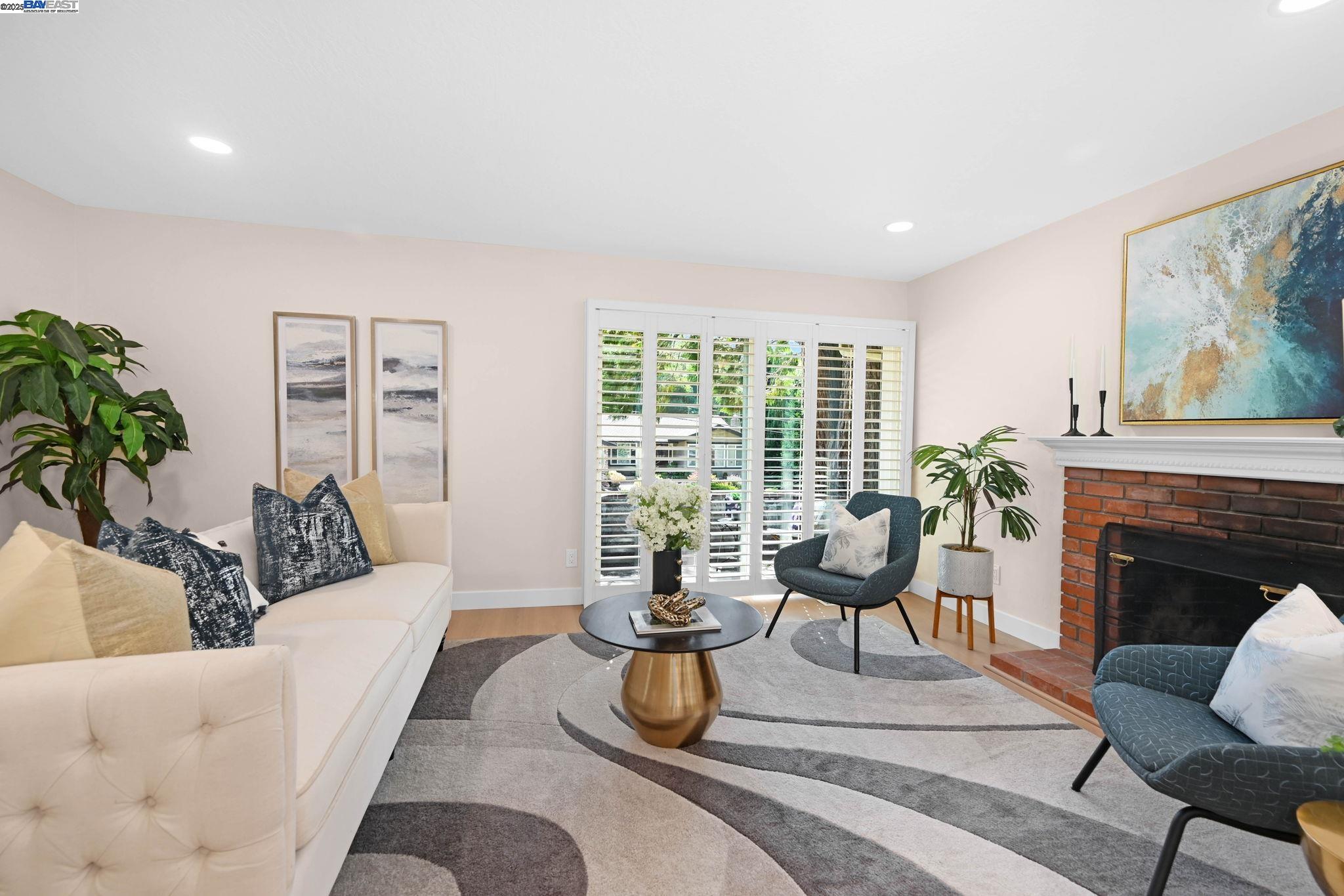 Detail Gallery Image 4 of 28 For 5846 Cold Water Dr, Castro Valley,  CA 94552 - 3 Beds | 2 Baths