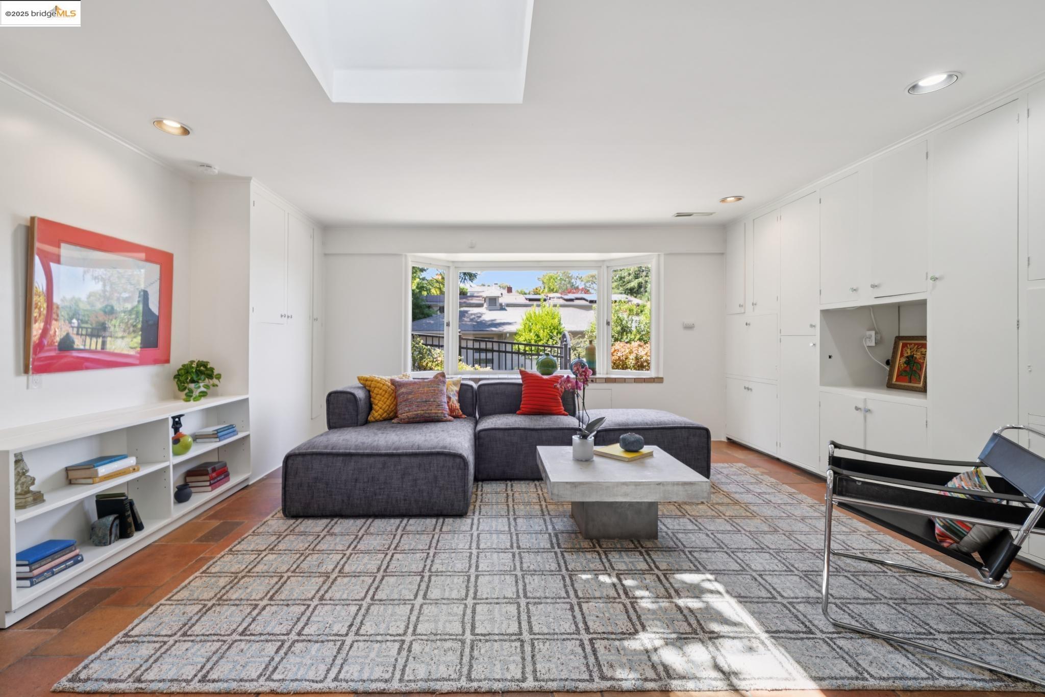 Detail Gallery Image 17 of 40 For 16 Muir Way, Berkeley,  CA 94708 - 3 Beds | 2 Baths