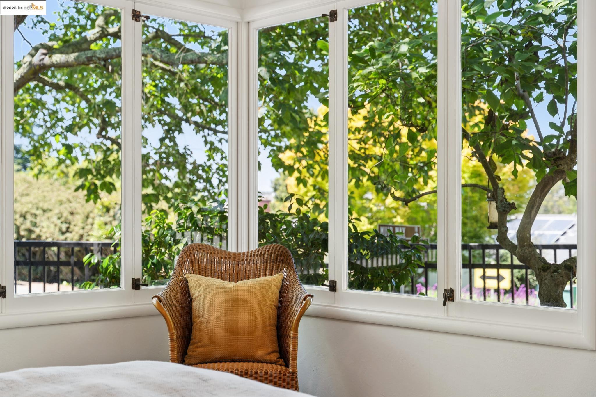 Detail Gallery Image 31 of 40 For 16 Muir Way, Berkeley,  CA 94708 - 3 Beds | 2 Baths
