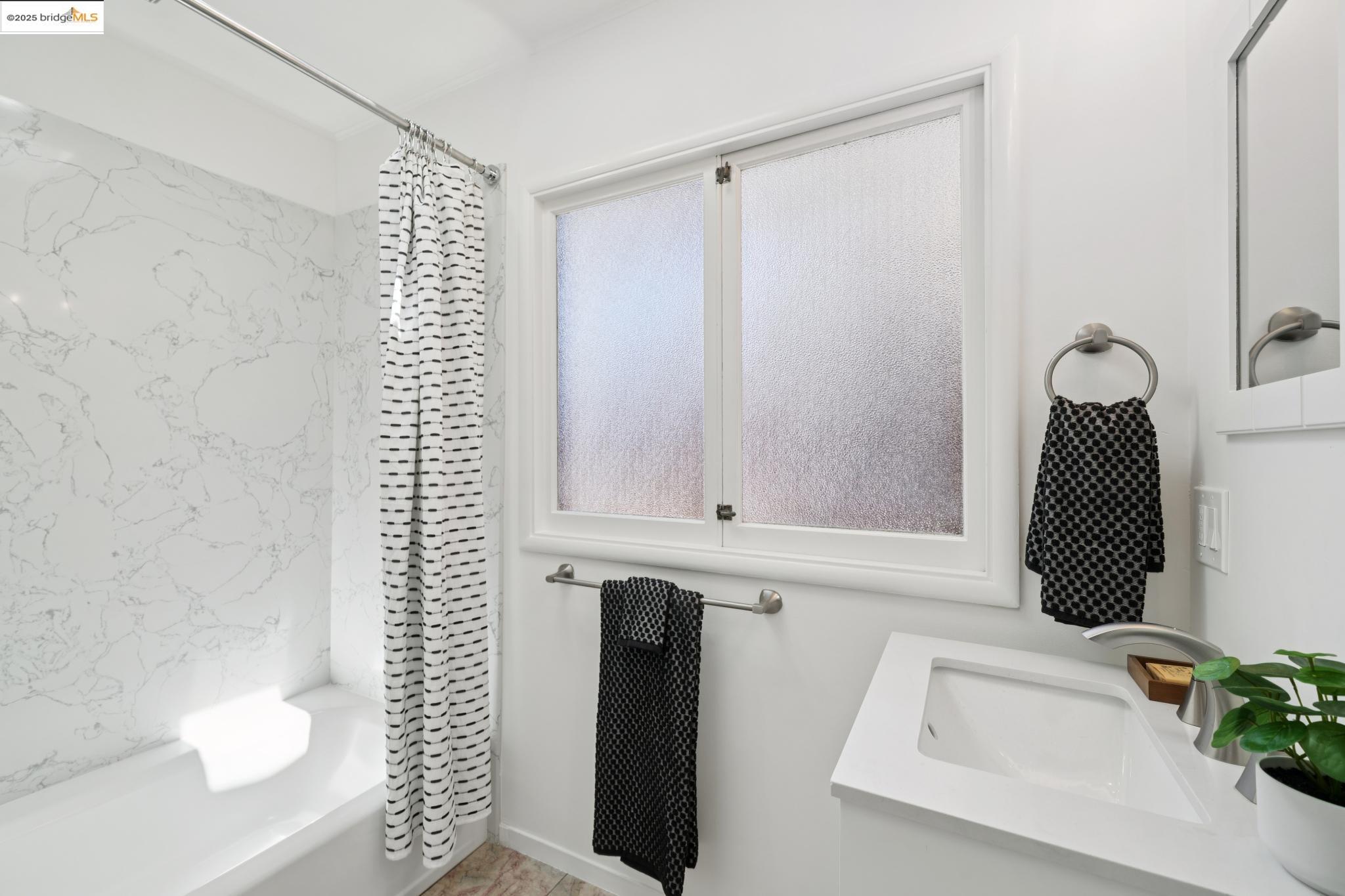 Detail Gallery Image 34 of 40 For 16 Muir Way, Berkeley,  CA 94708 - 3 Beds | 2 Baths