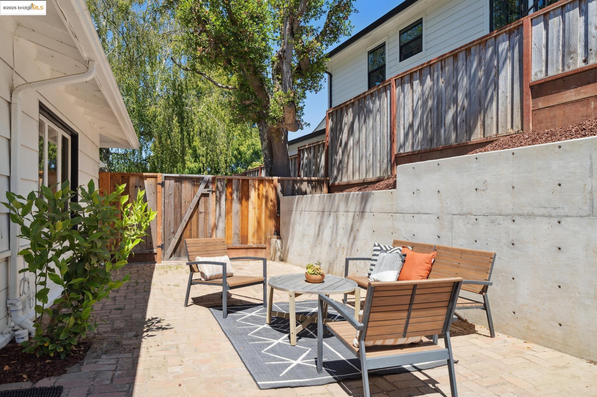 Detail Gallery Image 37 of 40 For 16 Muir Way, Berkeley,  CA 94708 - 3 Beds | 2 Baths