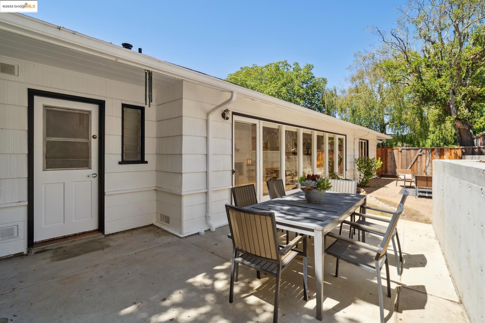 Detail Gallery Image 39 of 40 For 16 Muir Way, Berkeley,  CA 94708 - 3 Beds | 2 Baths