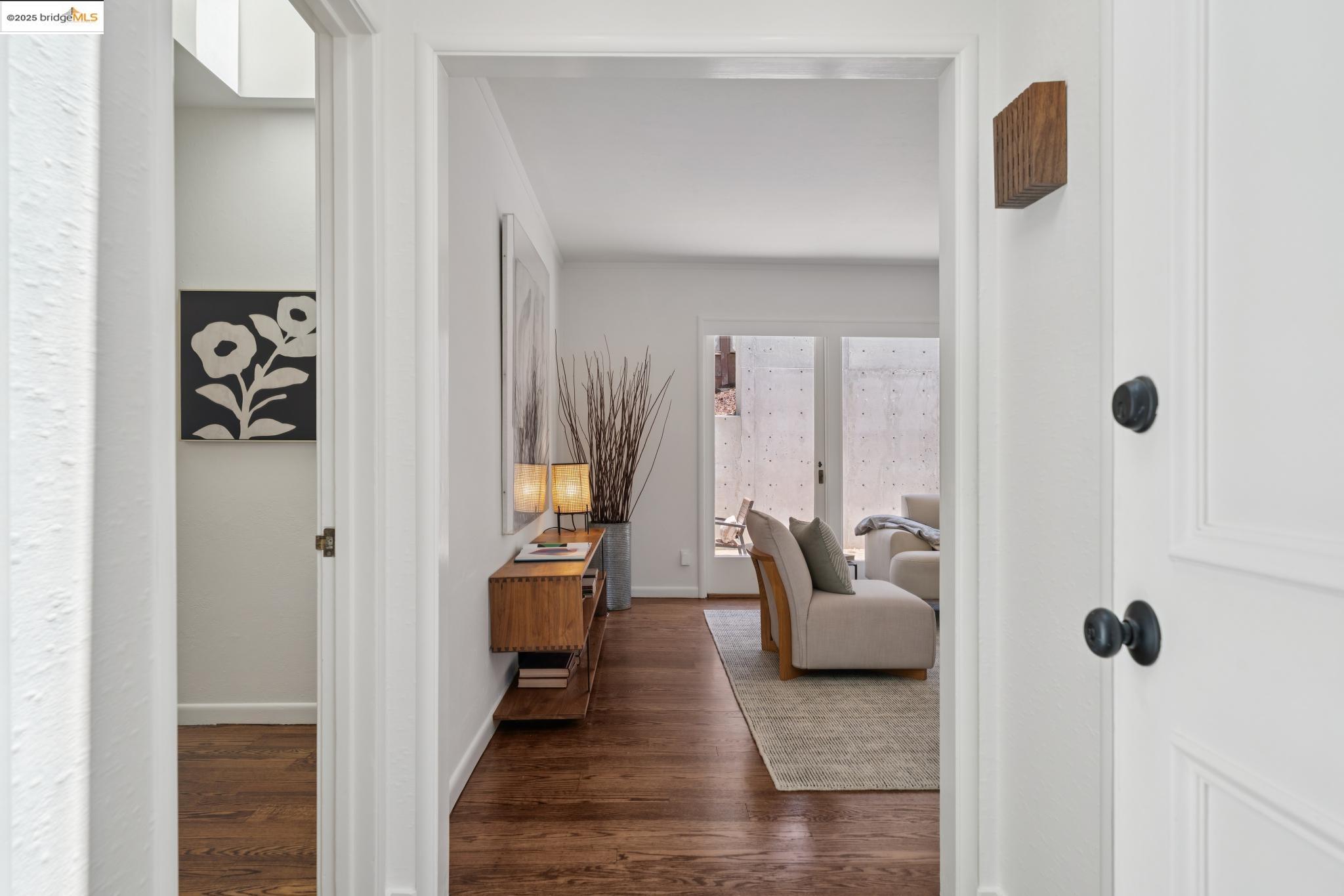 Detail Gallery Image 5 of 40 For 16 Muir Way, Berkeley,  CA 94708 - 3 Beds | 2 Baths