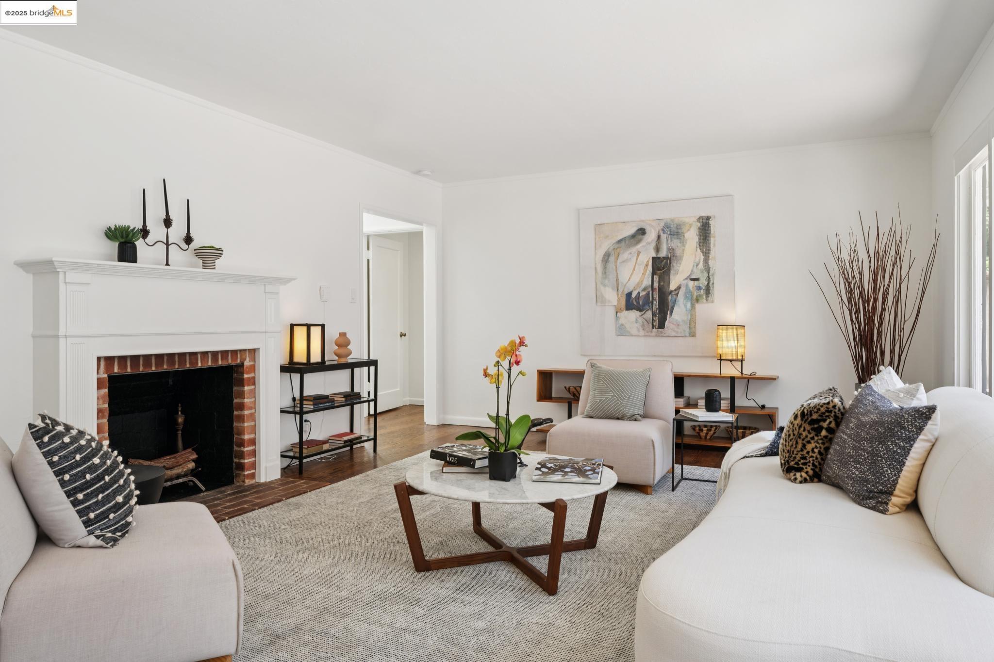 Detail Gallery Image 8 of 40 For 16 Muir Way, Berkeley,  CA 94708 - 3 Beds | 2 Baths