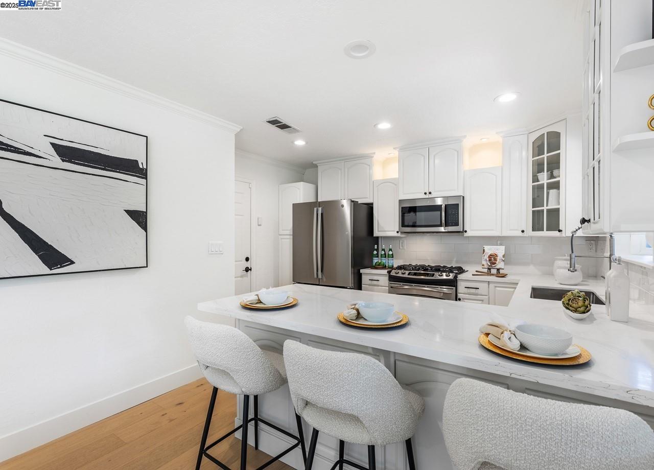 Detail Gallery Image 12 of 33 For 8460 Valencia St, Dublin,  CA 94568 - 4 Beds | 2 Baths
