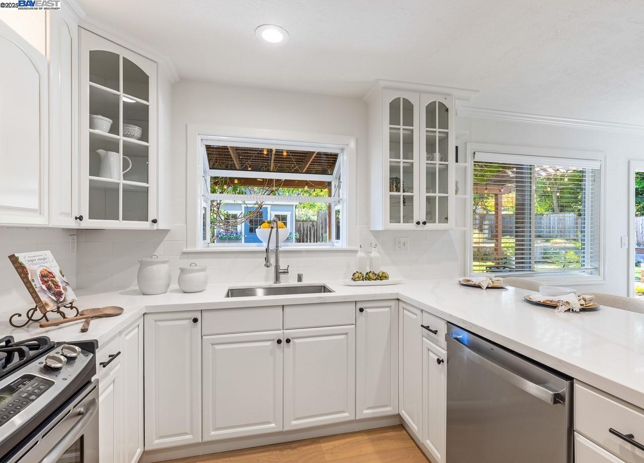 Detail Gallery Image 14 of 33 For 8460 Valencia St, Dublin,  CA 94568 - 4 Beds | 2 Baths