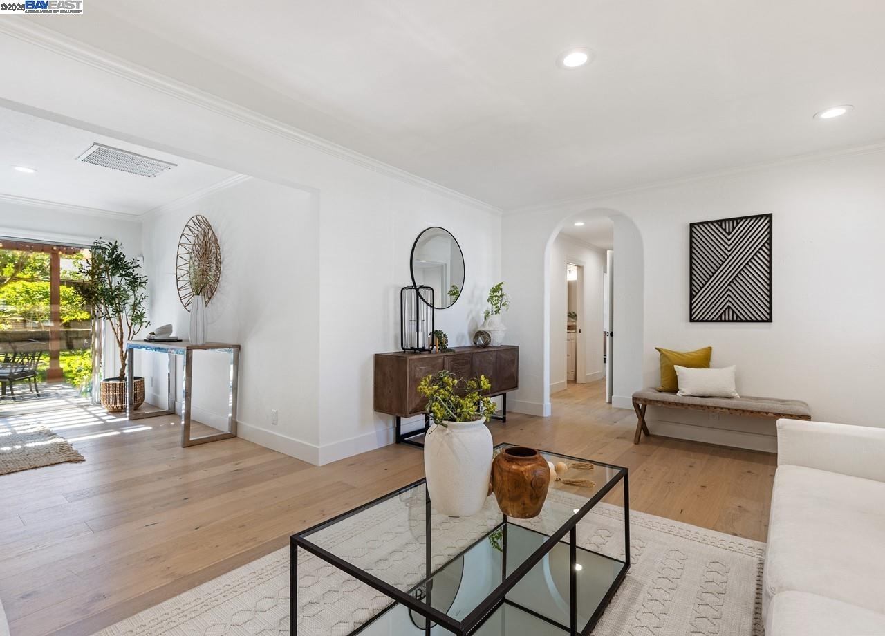 Detail Gallery Image 8 of 33 For 8460 Valencia St, Dublin,  CA 94568 - 4 Beds | 2 Baths