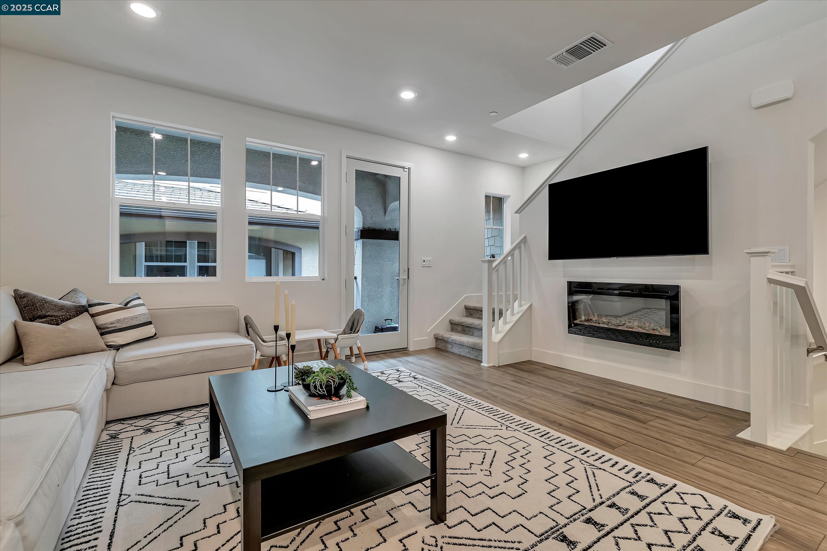 Detail Gallery Image 7 of 35 For 39103 via Vicenza, San Ramon,  CA 94583 - 4 Beds | 3 Baths