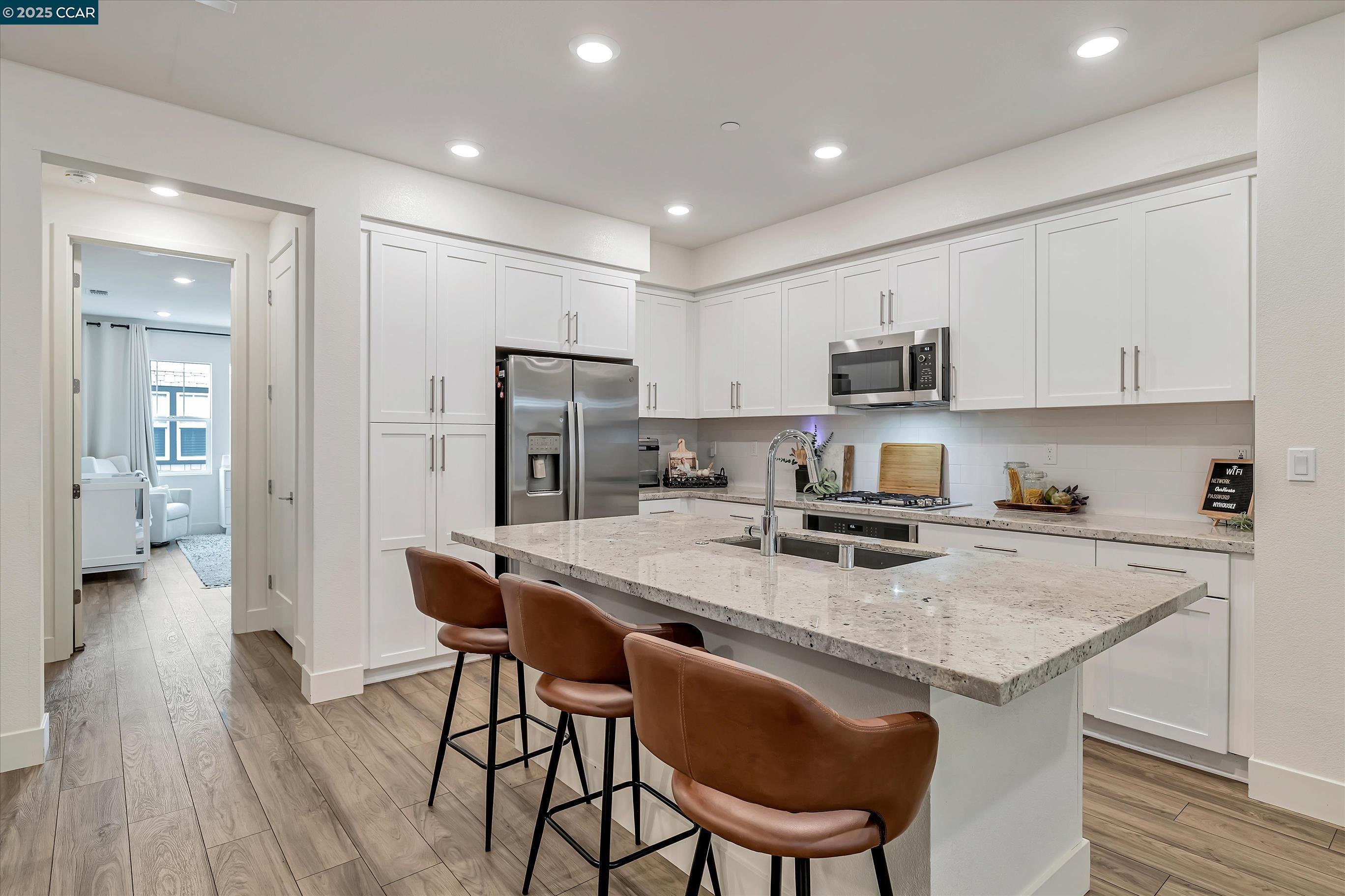 Detail Gallery Image 8 of 35 For 39103 via Vicenza, San Ramon,  CA 94583 - 4 Beds | 3 Baths