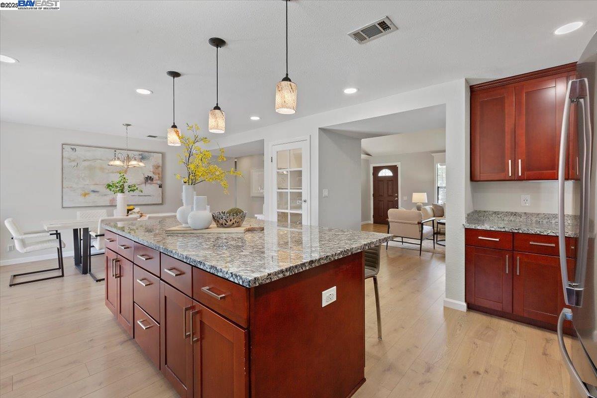 Detail Gallery Image 15 of 60 For 8157 Fairway Ct, Newark,  CA 94560 - 5 Beds | 3 Baths