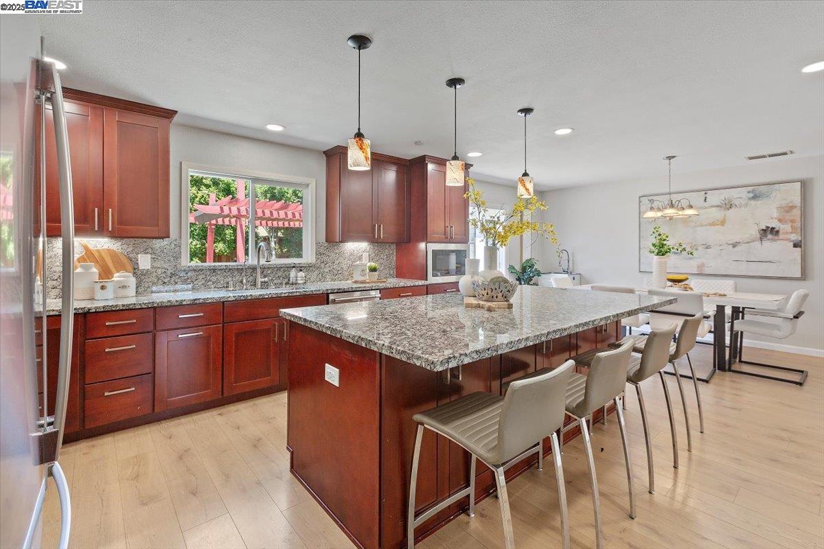 Detail Gallery Image 16 of 60 For 8157 Fairway Ct, Newark,  CA 94560 - 5 Beds | 3 Baths
