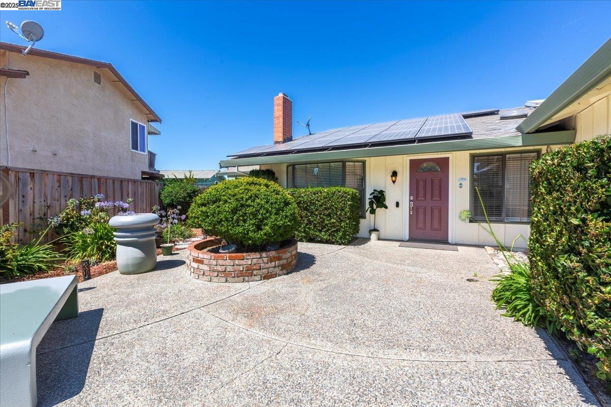 Detail Gallery Image 6 of 60 For 8157 Fairway Ct, Newark,  CA 94560 - 5 Beds | 3 Baths