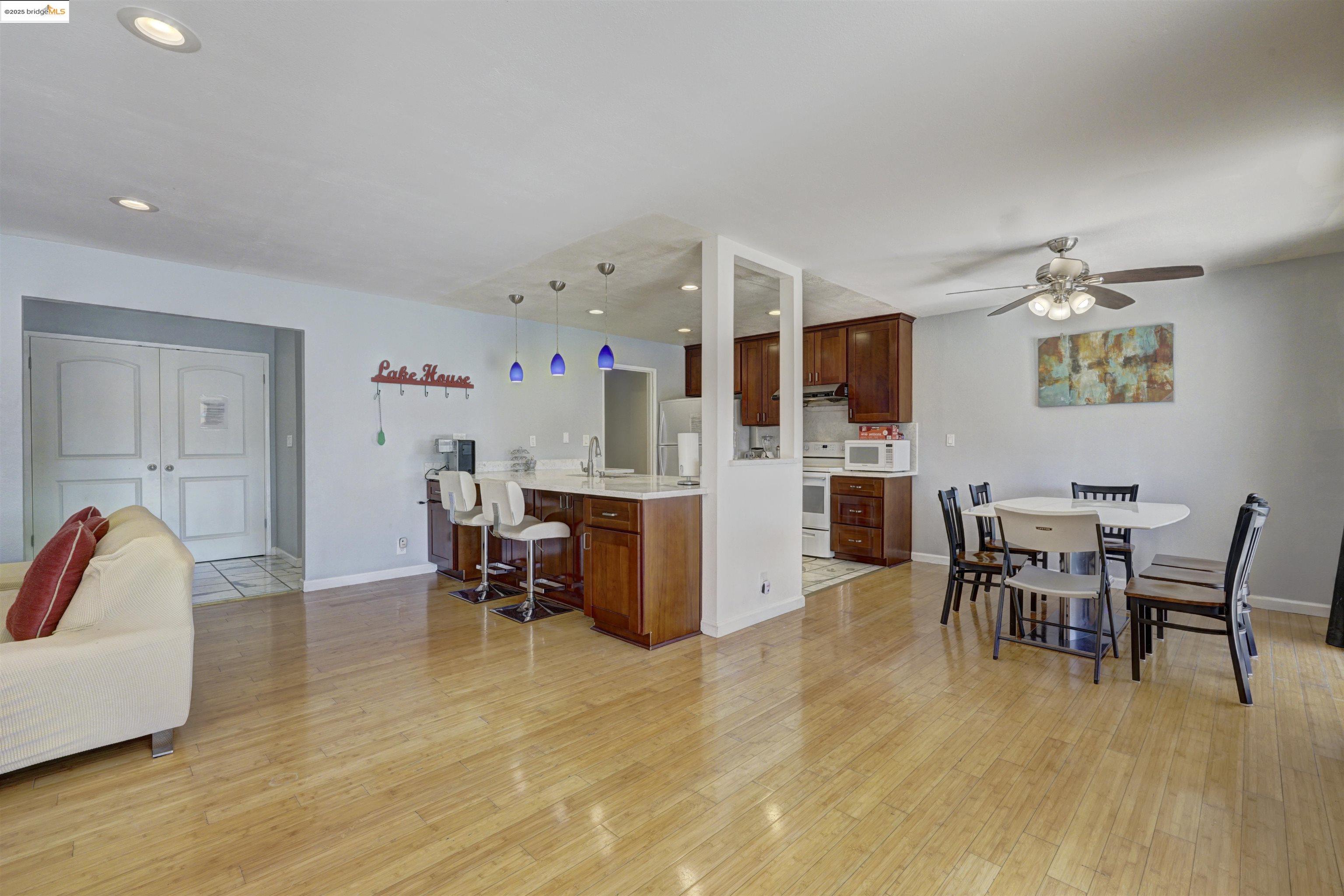 Detail Gallery Image 4 of 29 For 5106 Cabrillo Pt, Discovery Bay,  CA 94505 - 3 Beds | 2 Baths