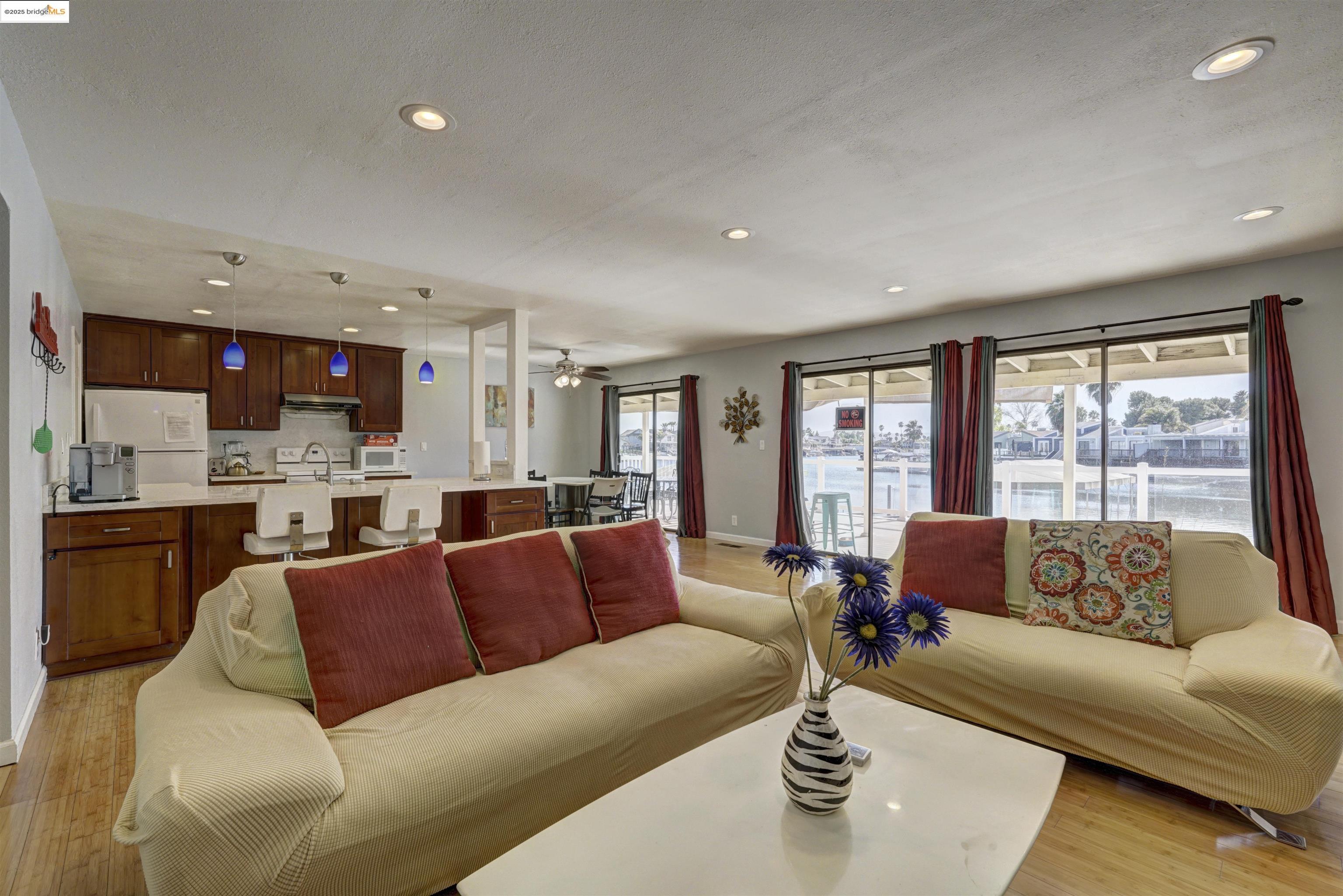 Detail Gallery Image 5 of 29 For 5106 Cabrillo Pt, Discovery Bay,  CA 94505 - 3 Beds | 2 Baths