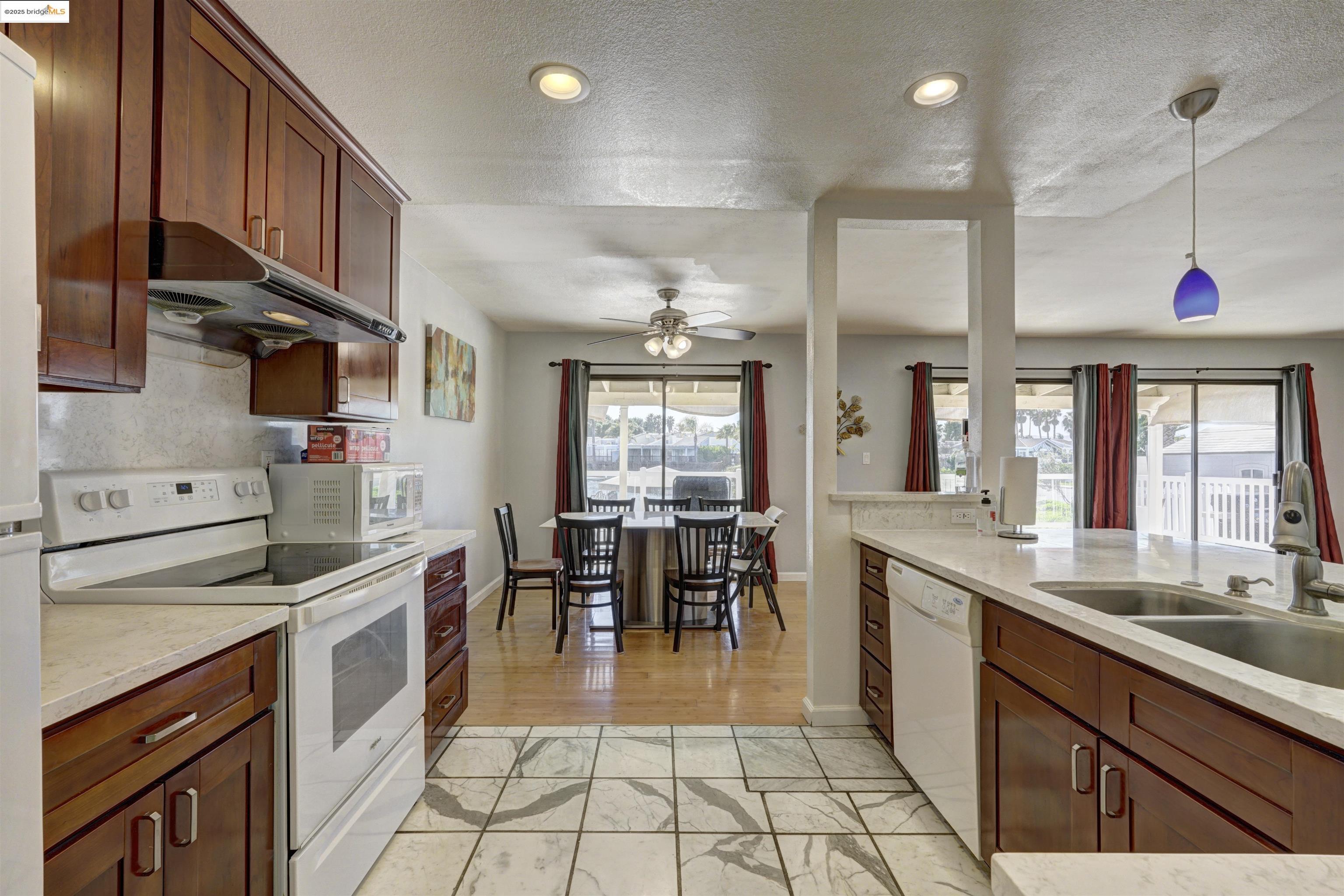 Detail Gallery Image 8 of 29 For 5106 Cabrillo Pt, Discovery Bay,  CA 94505 - 3 Beds | 2 Baths