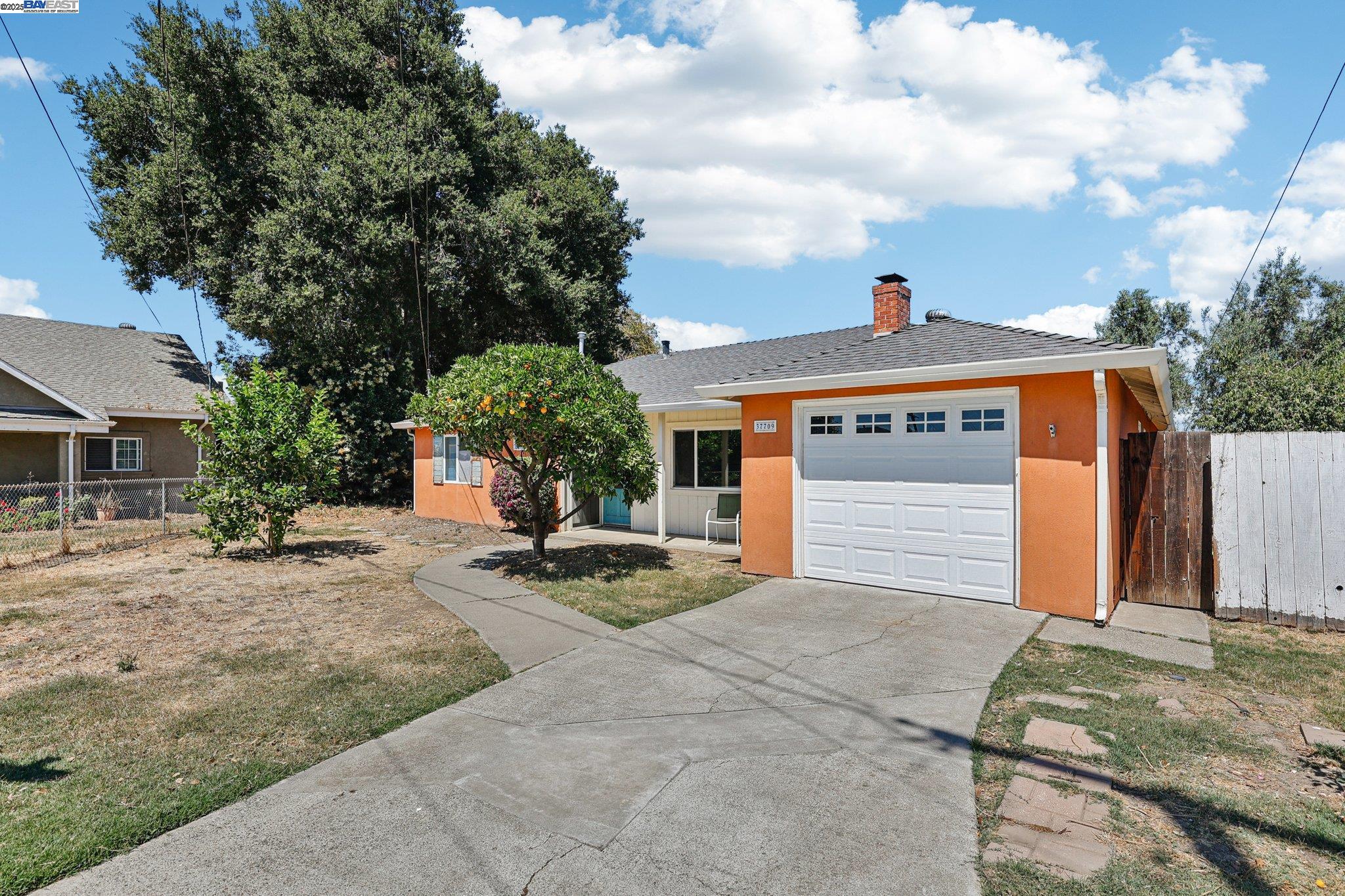 Detail Gallery Image 2 of 36 For 37709 Arlene Court, Fremont,  CA 94536 - 3 Beds | 2 Baths