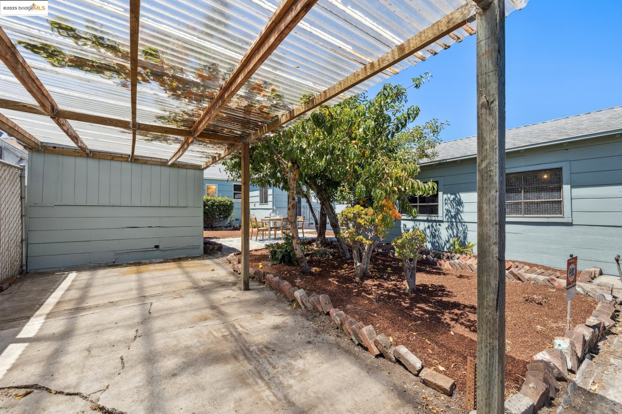 Detail Gallery Image 26 of 33 For 11026 Robledo Dr, Oakland,  CA 94603 - 3 Beds | 1 Baths