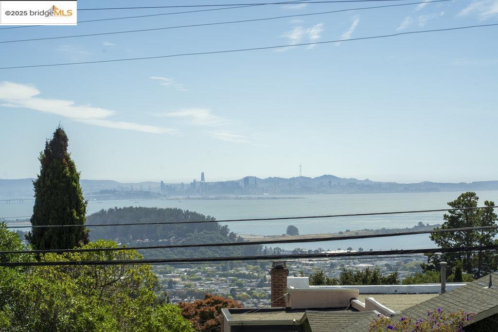 Detail Gallery Image 14 of 60 For 844 Gelston Place, El Cerrito,  CA 94530 - 4 Beds | 4 Baths