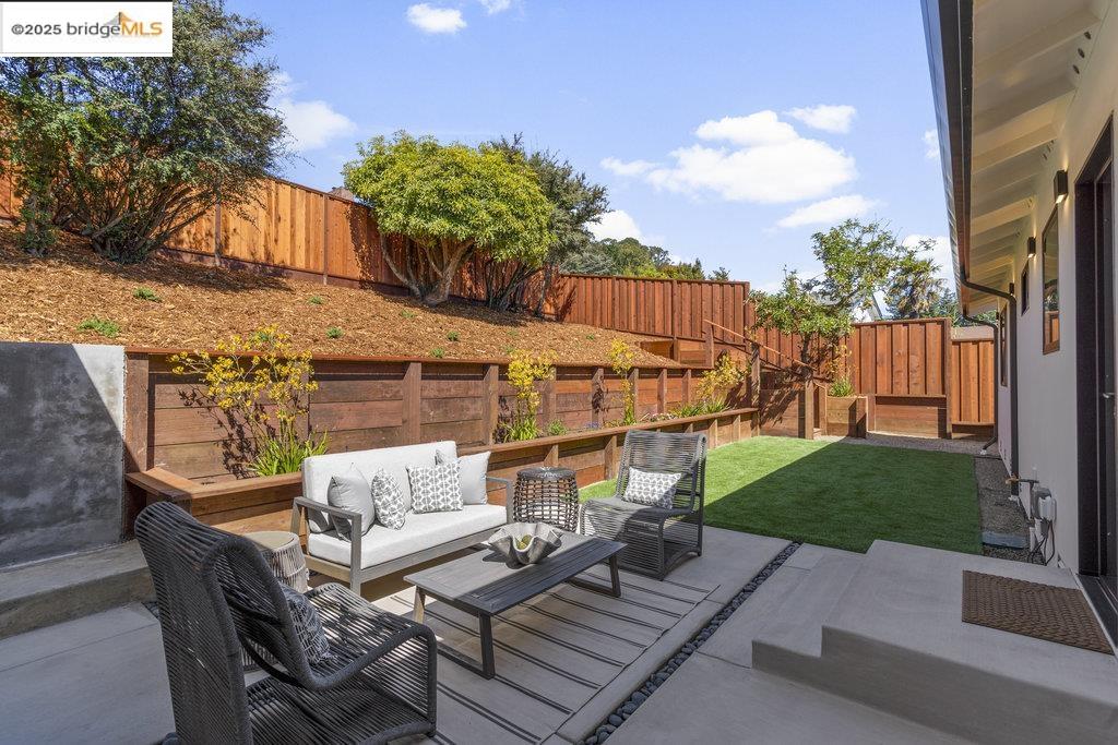 Detail Gallery Image 17 of 60 For 844 Gelston Place, El Cerrito,  CA 94530 - 4 Beds | 4 Baths