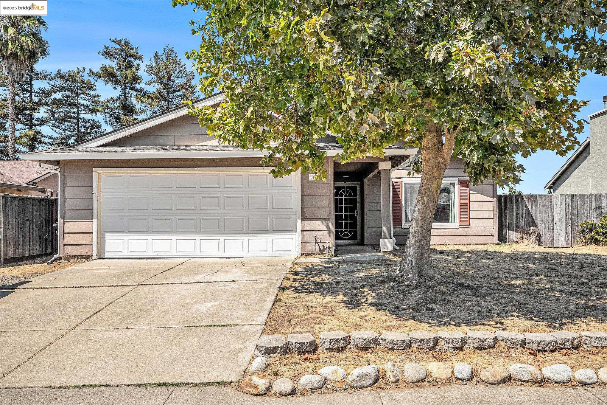 Detail Gallery Image 1 of 23 For 1700 Fernwood Dr, Oakley,  CA 94561 - 3 Beds | 2 Baths
