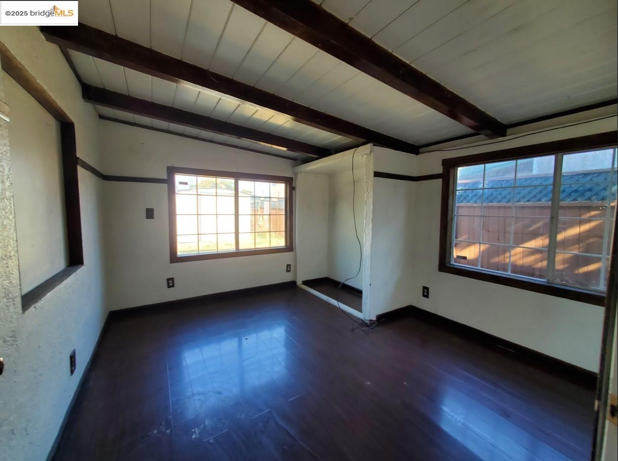 Detail Gallery Image 7 of 14 For 27828 Mandarin Ave, Hayward,  CA 94544 - 3 Beds | 2 Baths