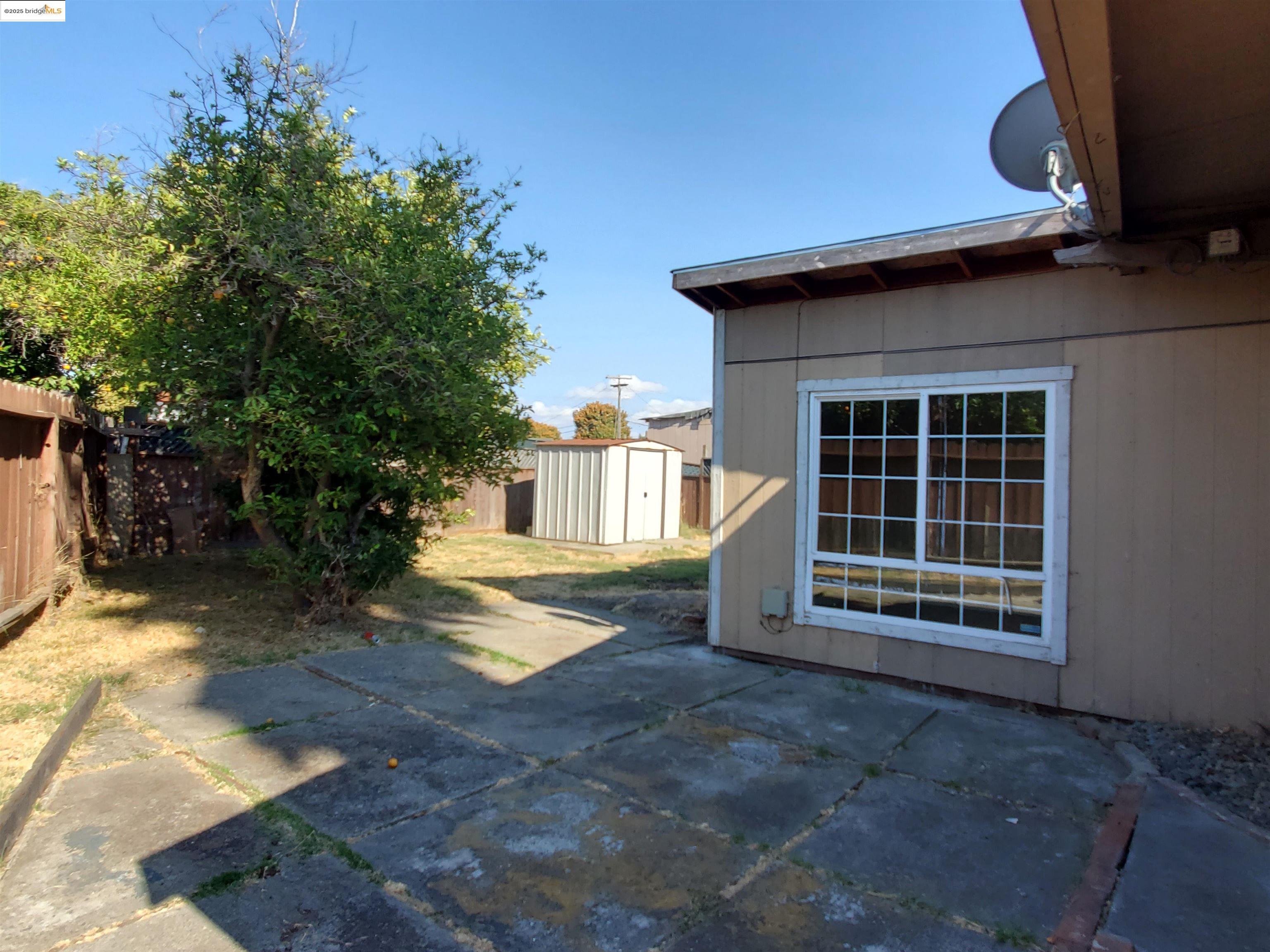 Detail Gallery Image 8 of 14 For 27828 Mandarin Ave, Hayward,  CA 94544 - 3 Beds | 2 Baths