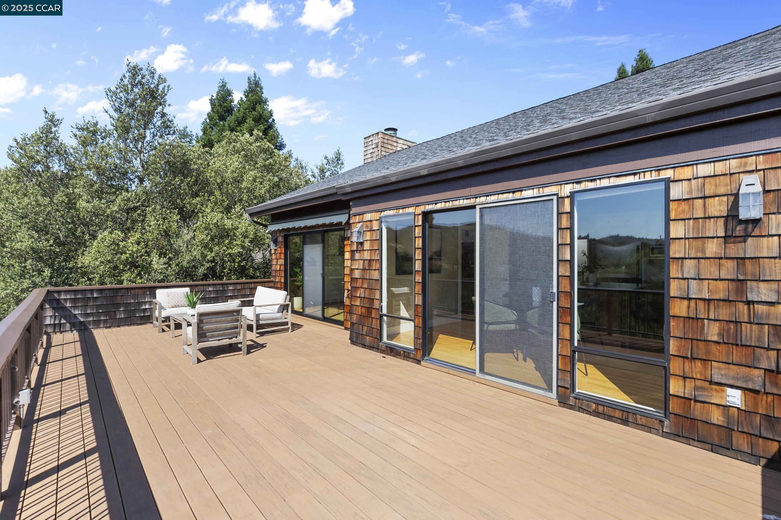 Detail Gallery Image 17 of 56 For 25 Watchwood Ct, Orinda,  CA 94563 - 3 Beds | 2/1 Baths