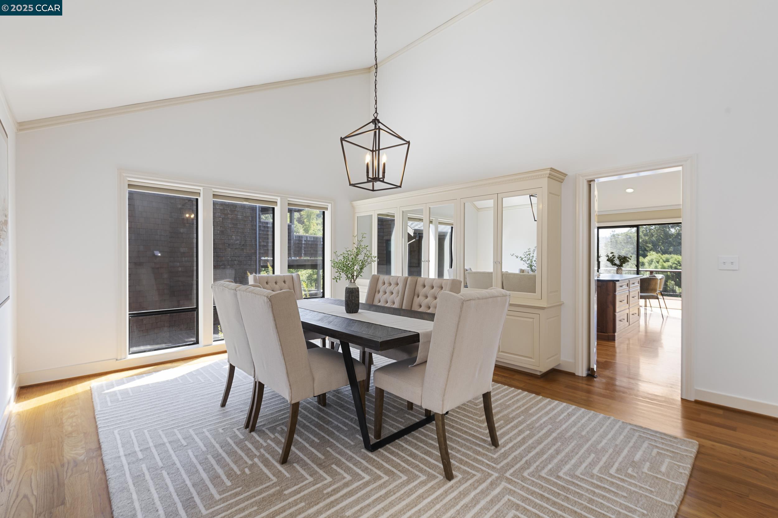 Detail Gallery Image 29 of 56 For 25 Watchwood Ct, Orinda,  CA 94563 - 3 Beds | 2/1 Baths