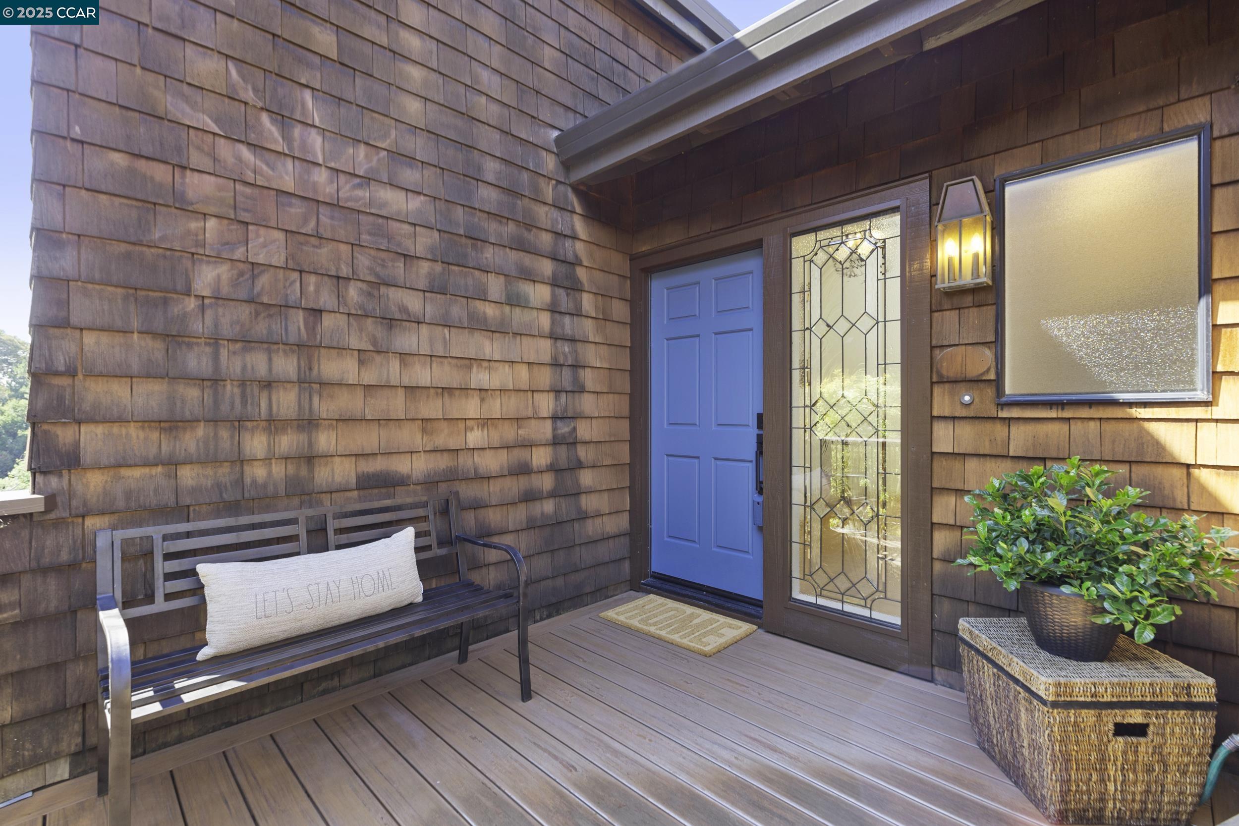 Detail Gallery Image 4 of 56 For 25 Watchwood Ct, Orinda,  CA 94563 - 3 Beds | 2/1 Baths