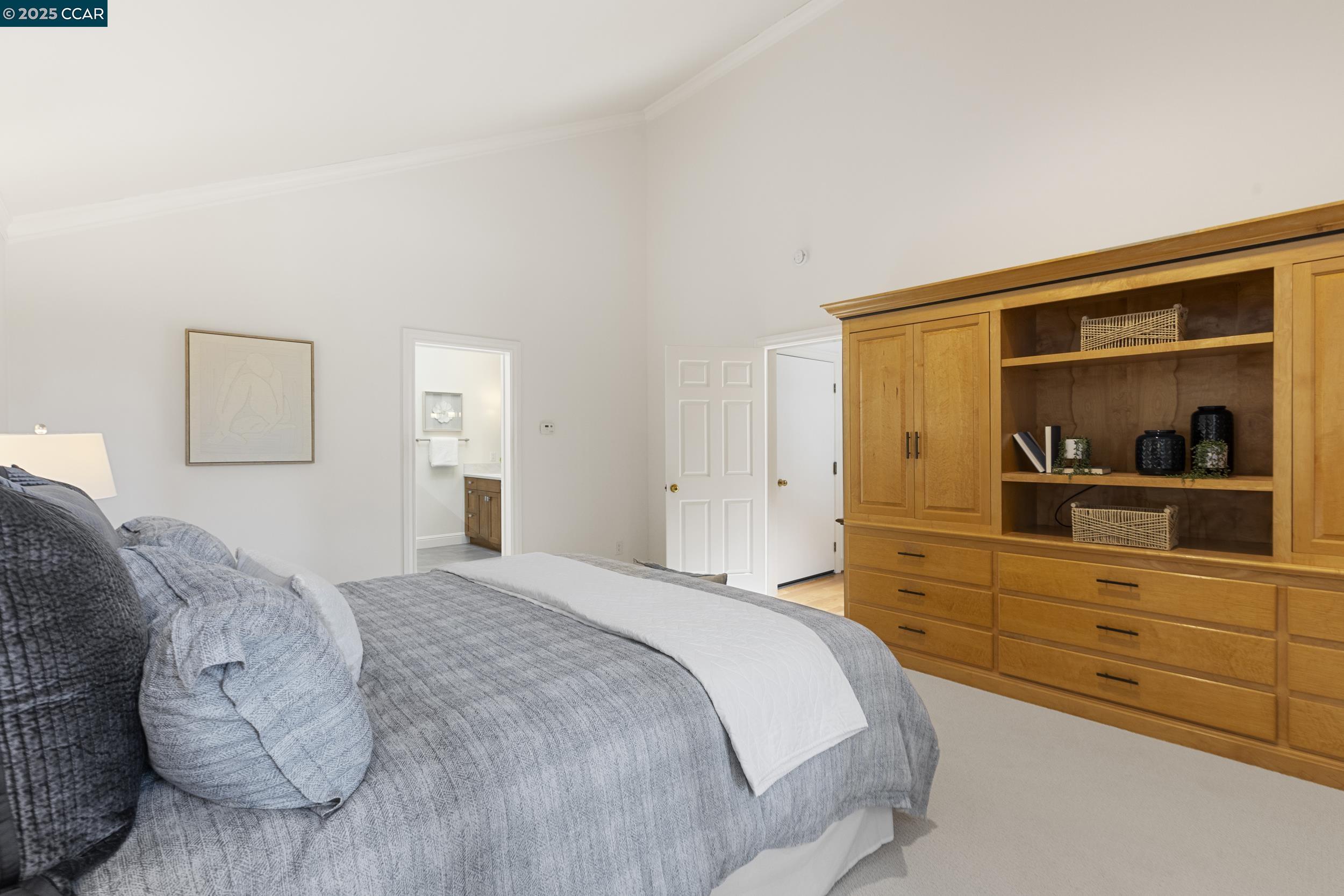 Detail Gallery Image 34 of 56 For 25 Watchwood Ct, Orinda,  CA 94563 - 3 Beds | 2/1 Baths