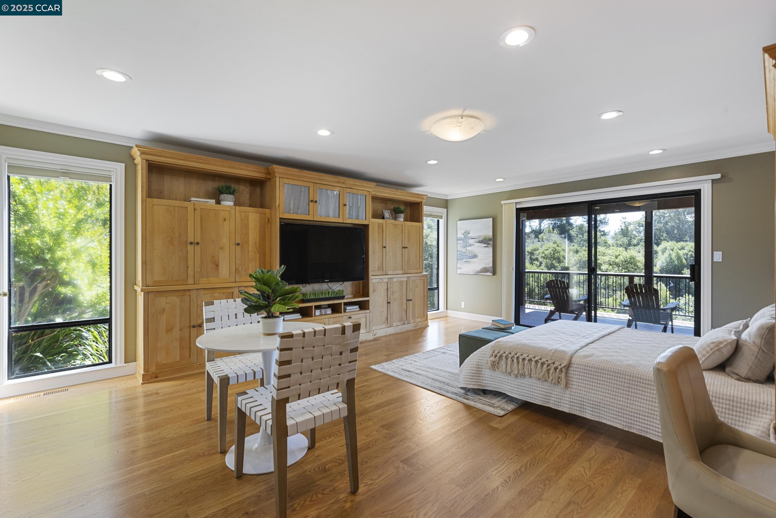 Detail Gallery Image 42 of 56 For 25 Watchwood Ct, Orinda,  CA 94563 - 3 Beds | 2/1 Baths