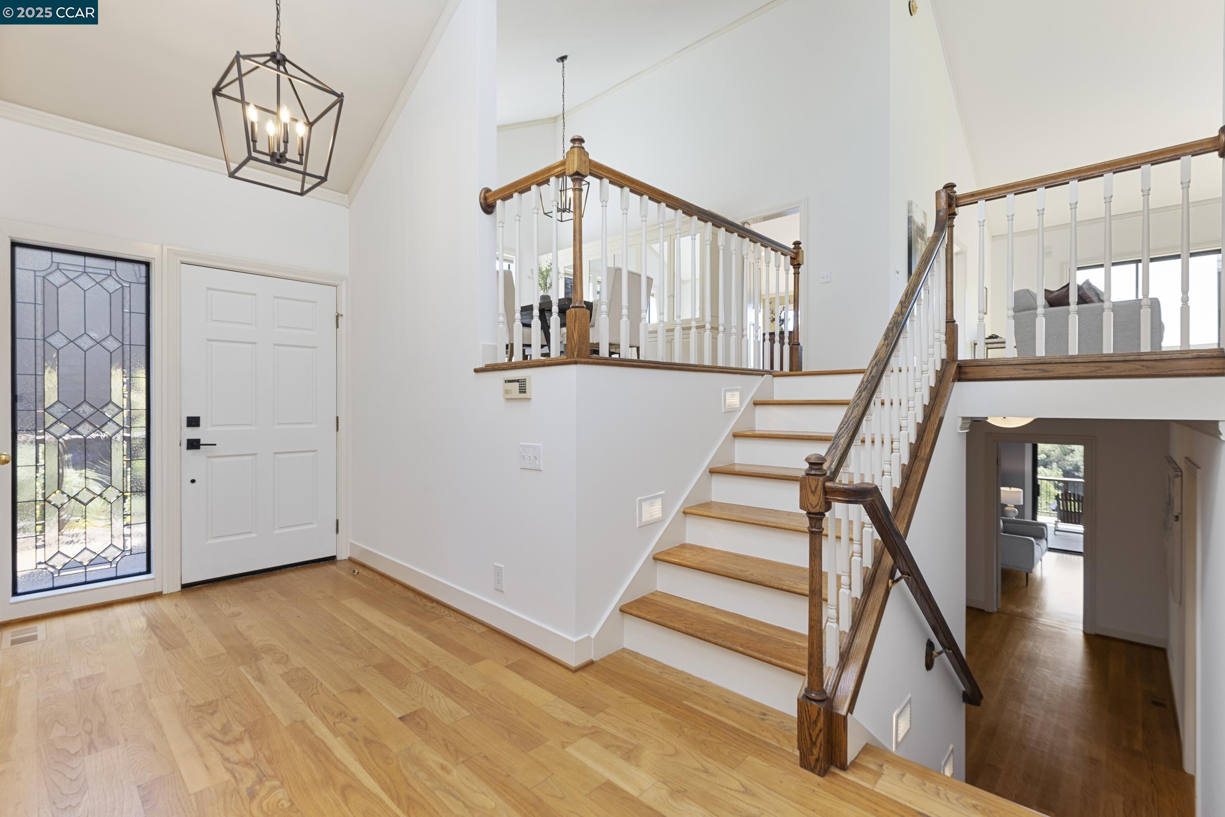 Detail Gallery Image 6 of 56 For 25 Watchwood Ct, Orinda,  CA 94563 - 3 Beds | 2/1 Baths