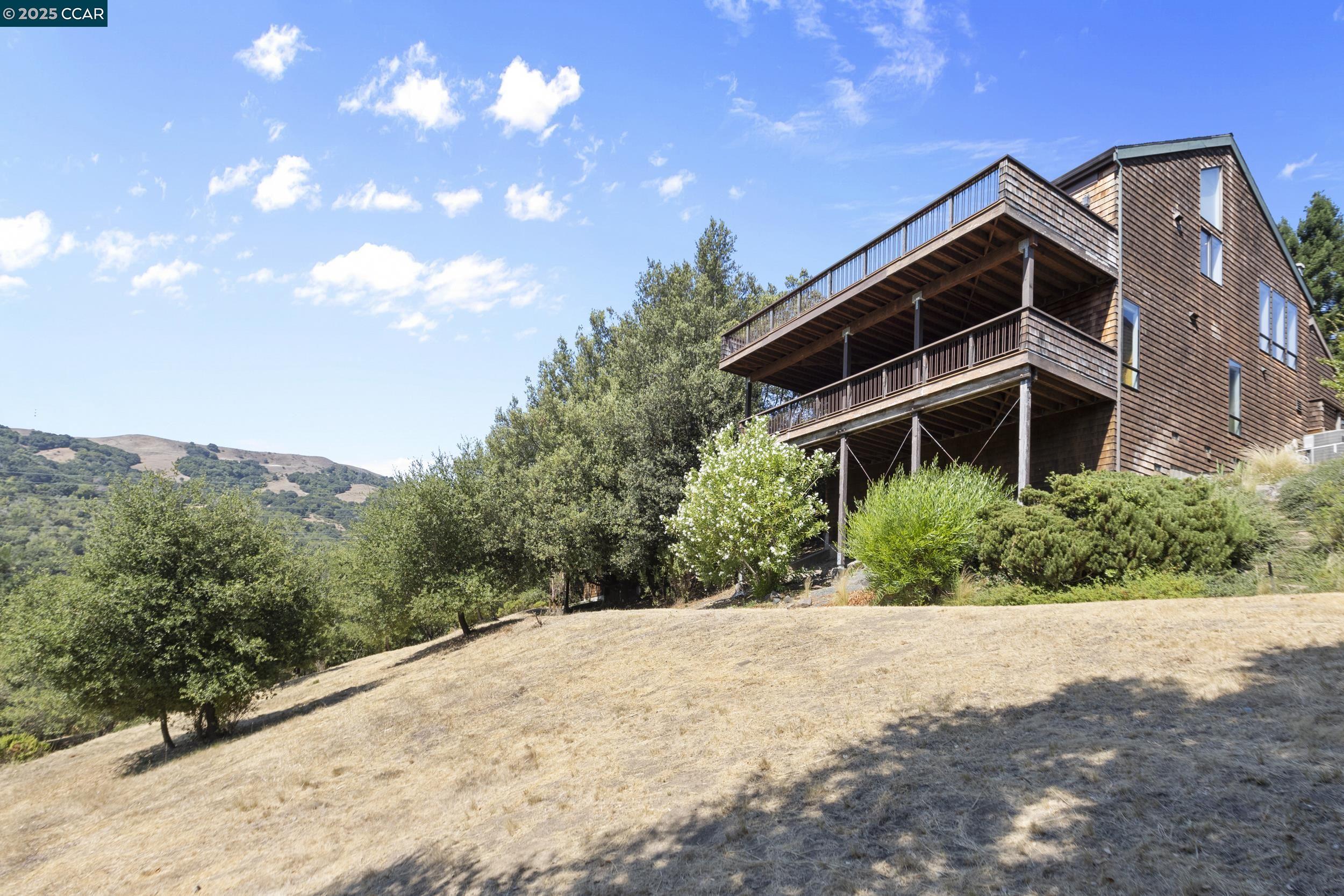 Detail Gallery Image 54 of 56 For 25 Watchwood Ct, Orinda,  CA 94563 - 3 Beds | 2/1 Baths