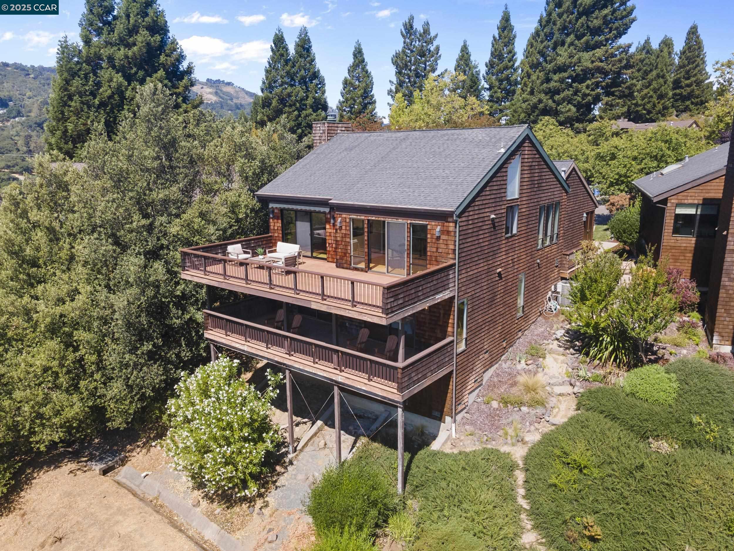 Detail Gallery Image 55 of 56 For 25 Watchwood Ct, Orinda,  CA 94563 - 3 Beds | 2/1 Baths