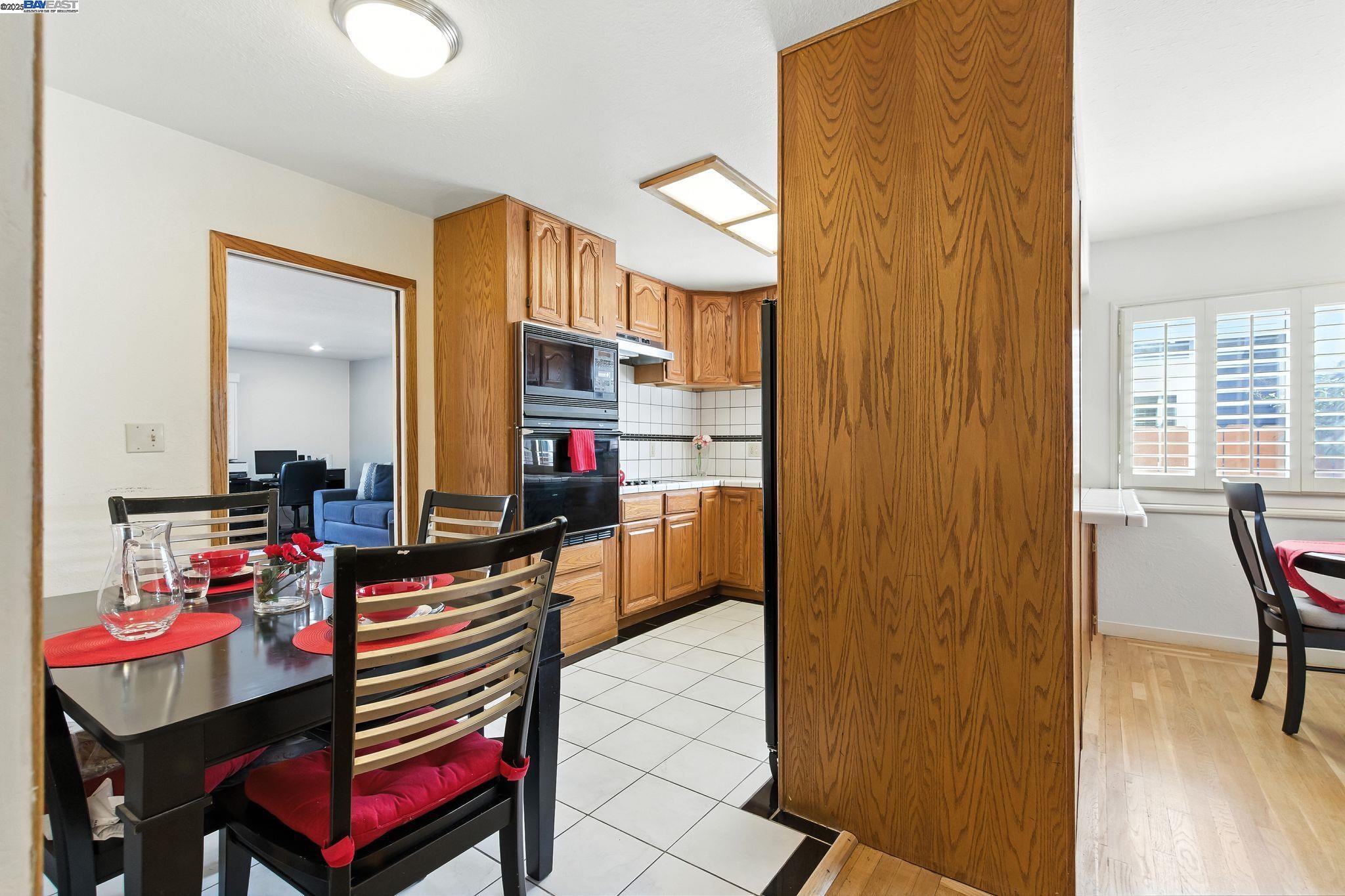 Detail Gallery Image 12 of 32 For 923 90th Ave, Oakland,  CA 94603 - 3 Beds | 2 Baths