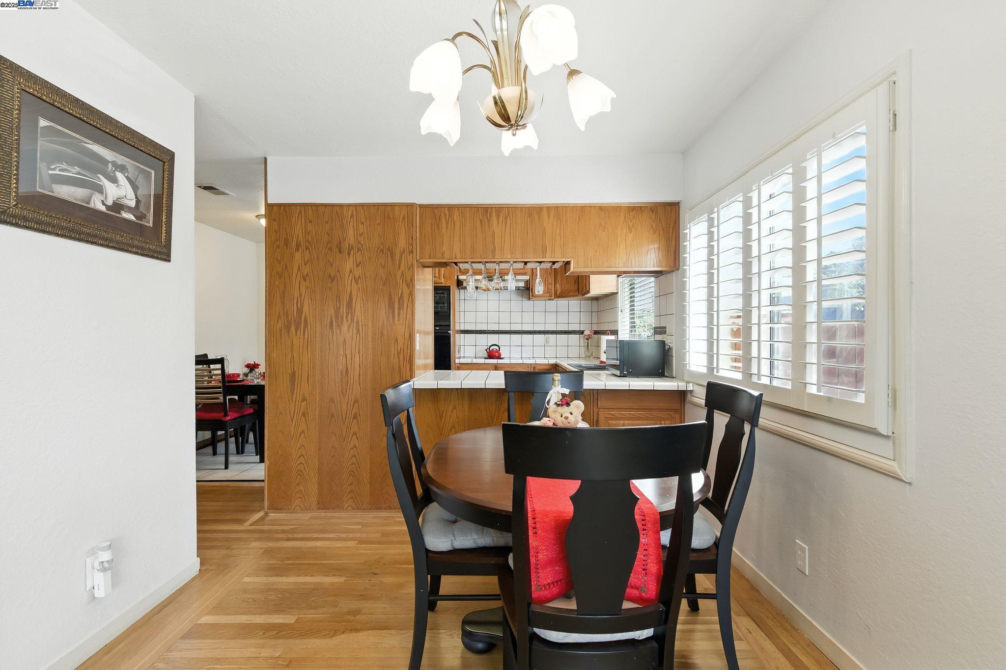 Detail Gallery Image 13 of 32 For 923 90th Ave, Oakland,  CA 94603 - 3 Beds | 2 Baths