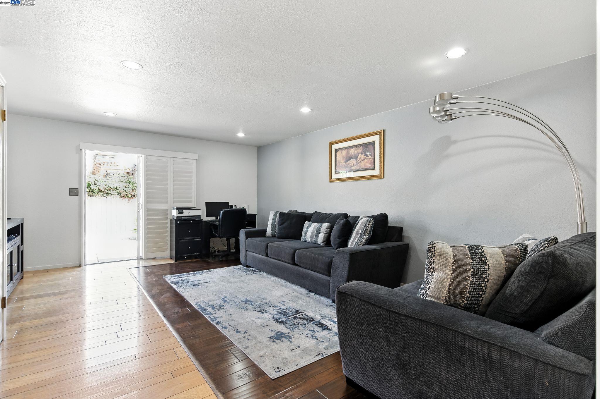Detail Gallery Image 15 of 32 For 923 90th Ave, Oakland,  CA 94603 - 3 Beds | 2 Baths