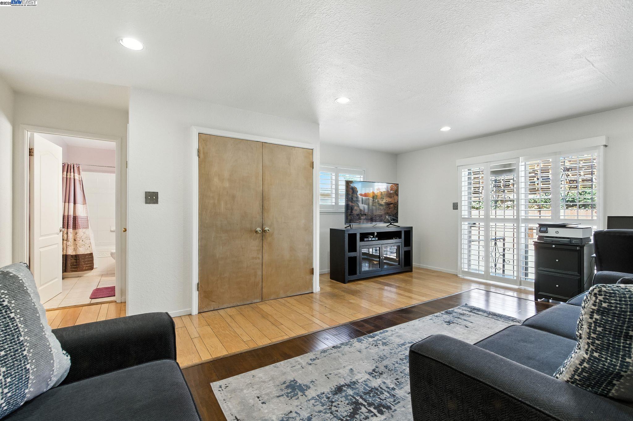 Detail Gallery Image 16 of 32 For 923 90th Ave, Oakland,  CA 94603 - 3 Beds | 2 Baths